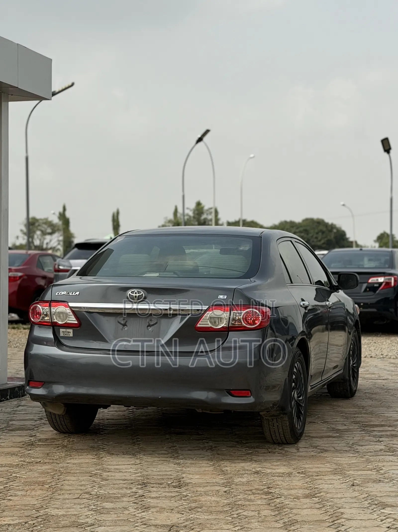 Toyota Corolla LE 4dr Sedan (1.8L 4cyl 4A) 2013 Gray