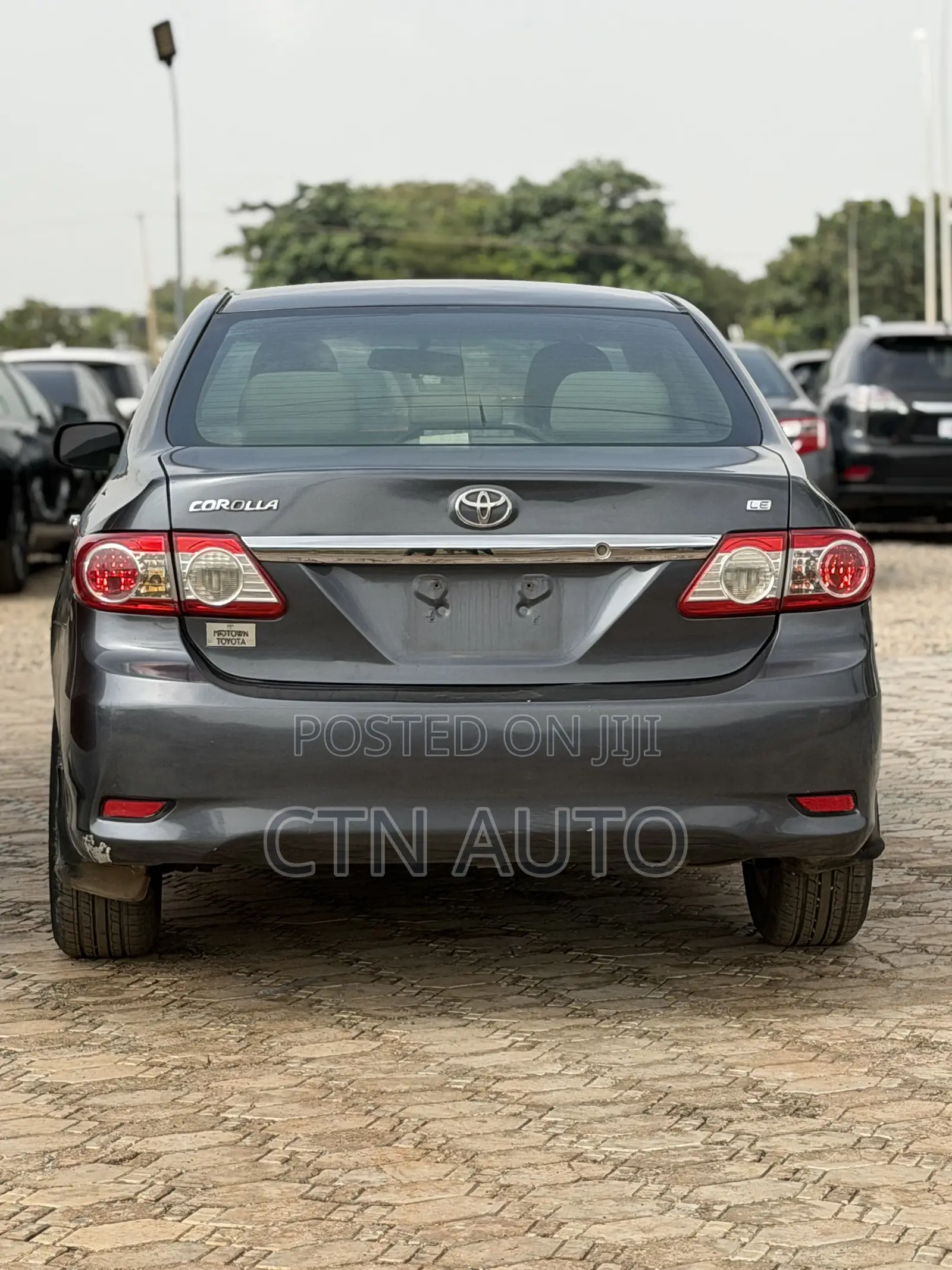 Toyota Corolla LE 4dr Sedan (1.8L 4cyl 4A) 2013 Gray