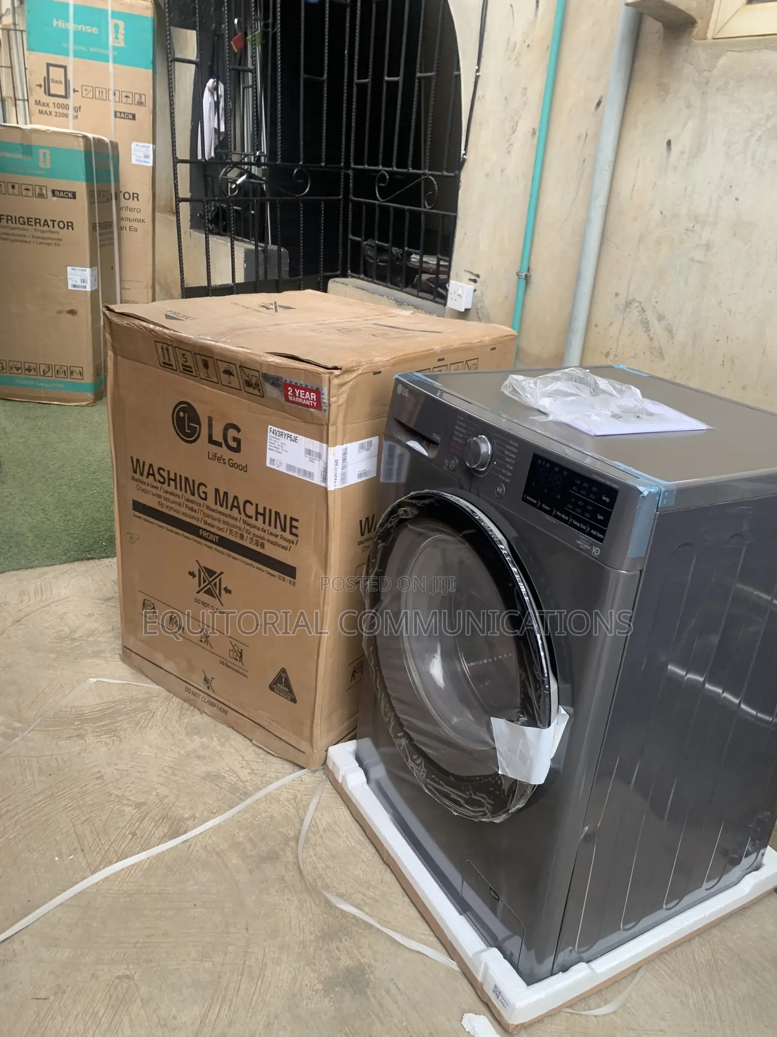 LG F4V3RYP6JE Stylish 10.5KG Front Loading Washing Machine