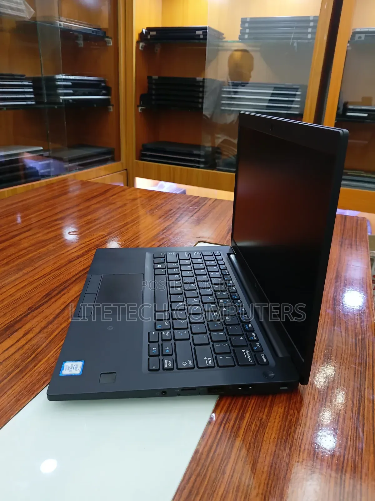 Laptop Dell Latitude 7390 8GB Intel Core i5 SSHD (Hybrid) 256GB