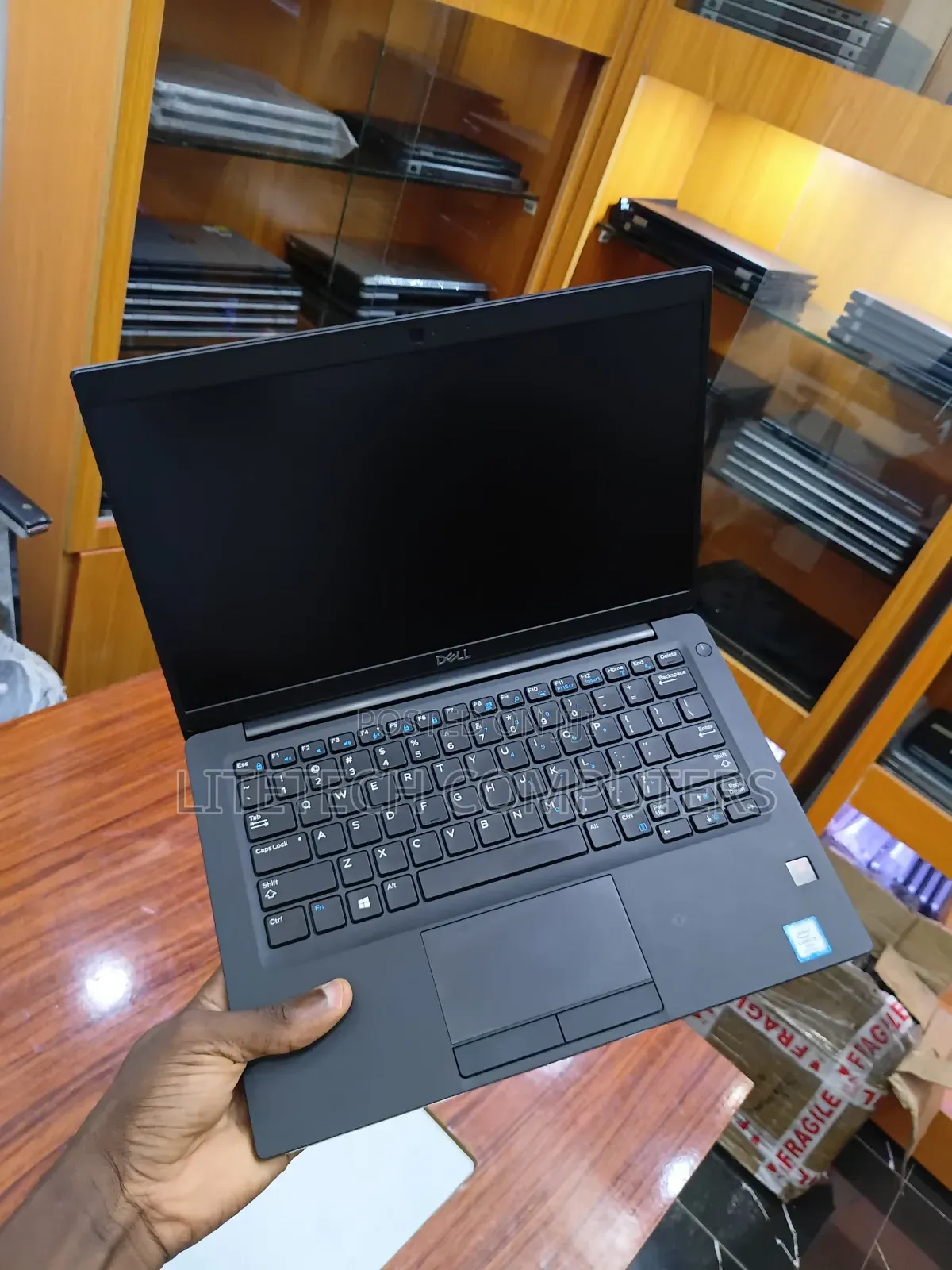 Laptop Dell Latitude 7390 8GB Intel Core i5 SSHD (Hybrid) 256GB