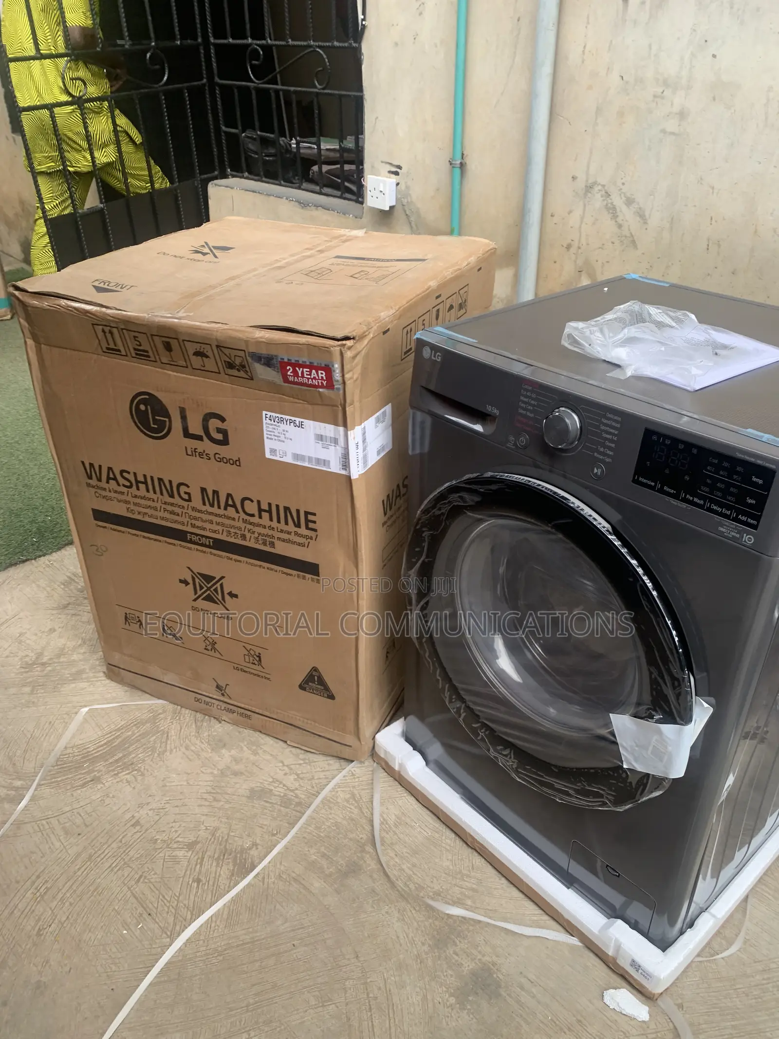 LG F4V3RYP6JE Large Load 10.5KG Laundry Washing Appliance