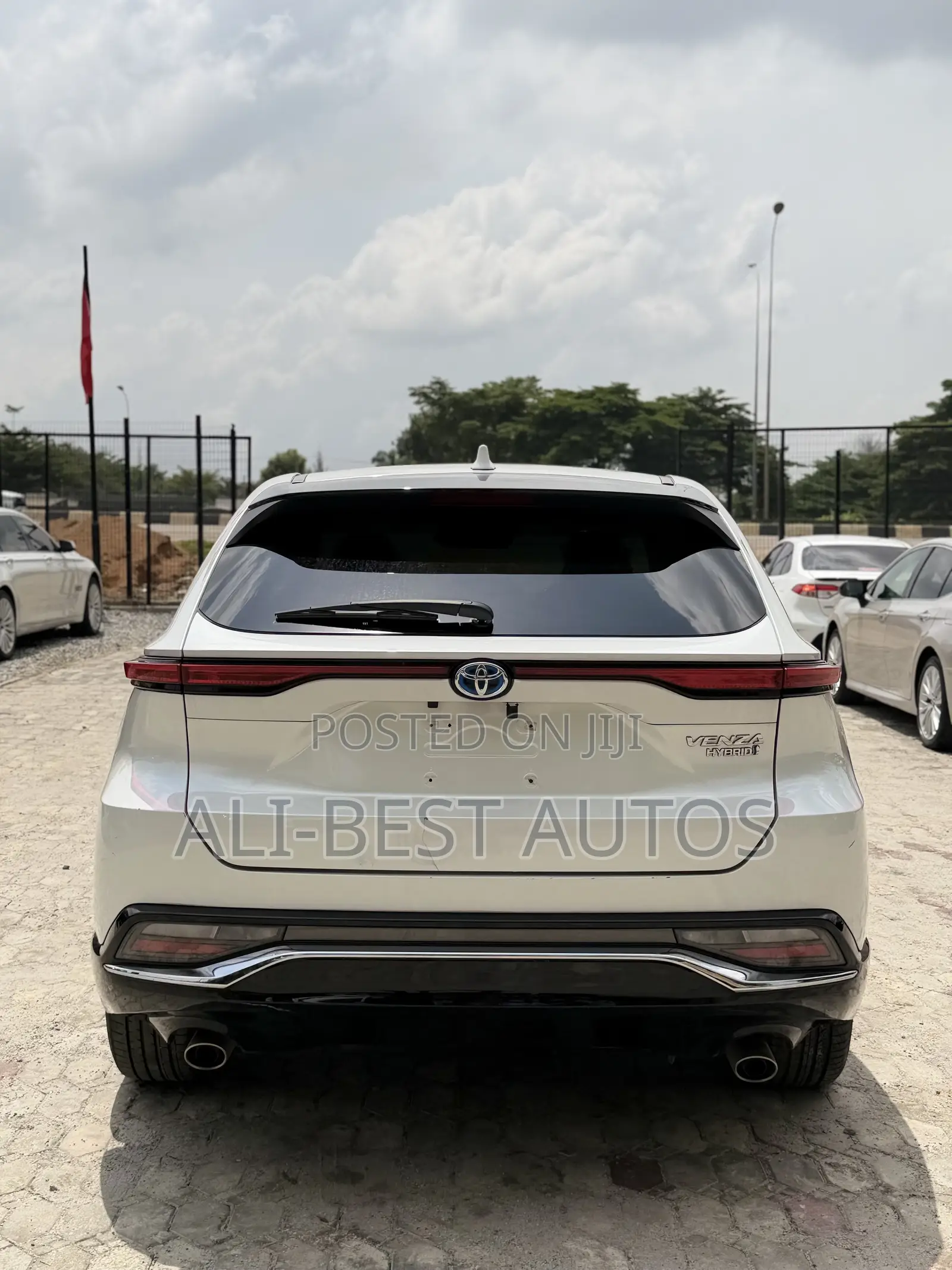 Toyota Venza Limited 2022 White