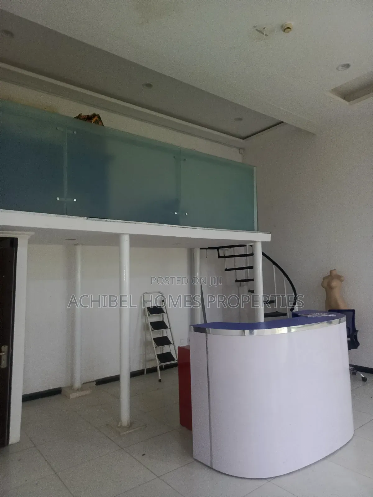 A 42 Square Meter Shop Space
