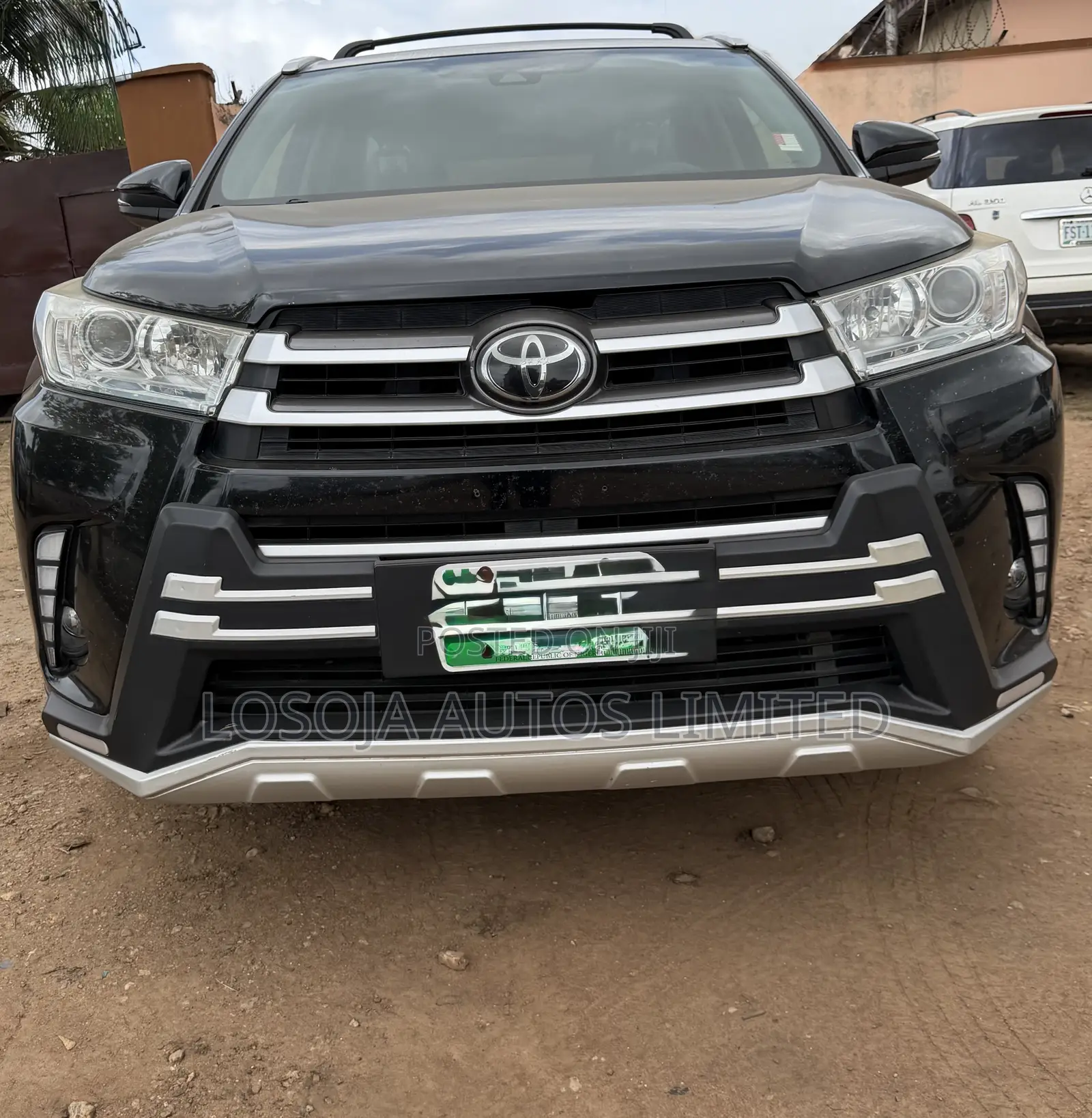 Toyota Highlander XLE 4x2 V6 (3.5L 6cyl 8A) 2018 Black