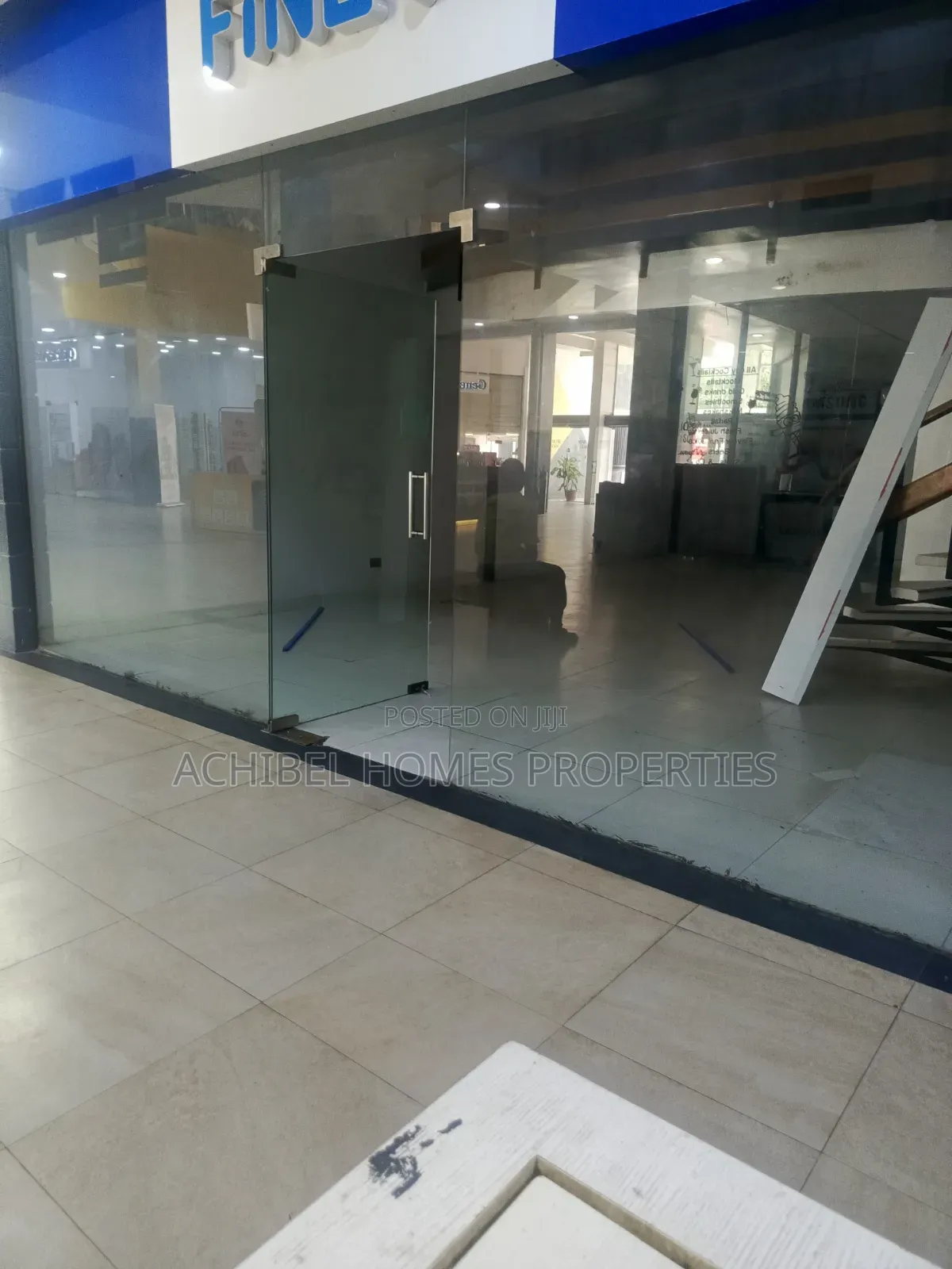 A 100 Square Meter Shop Space
