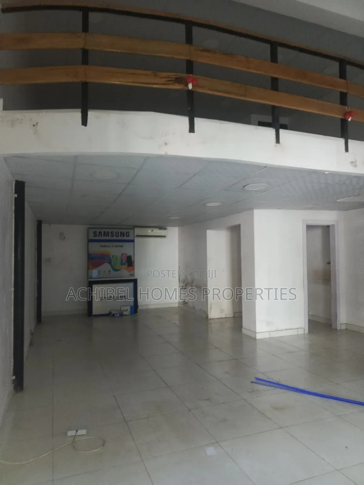 A 100 Square Meter Shop Space