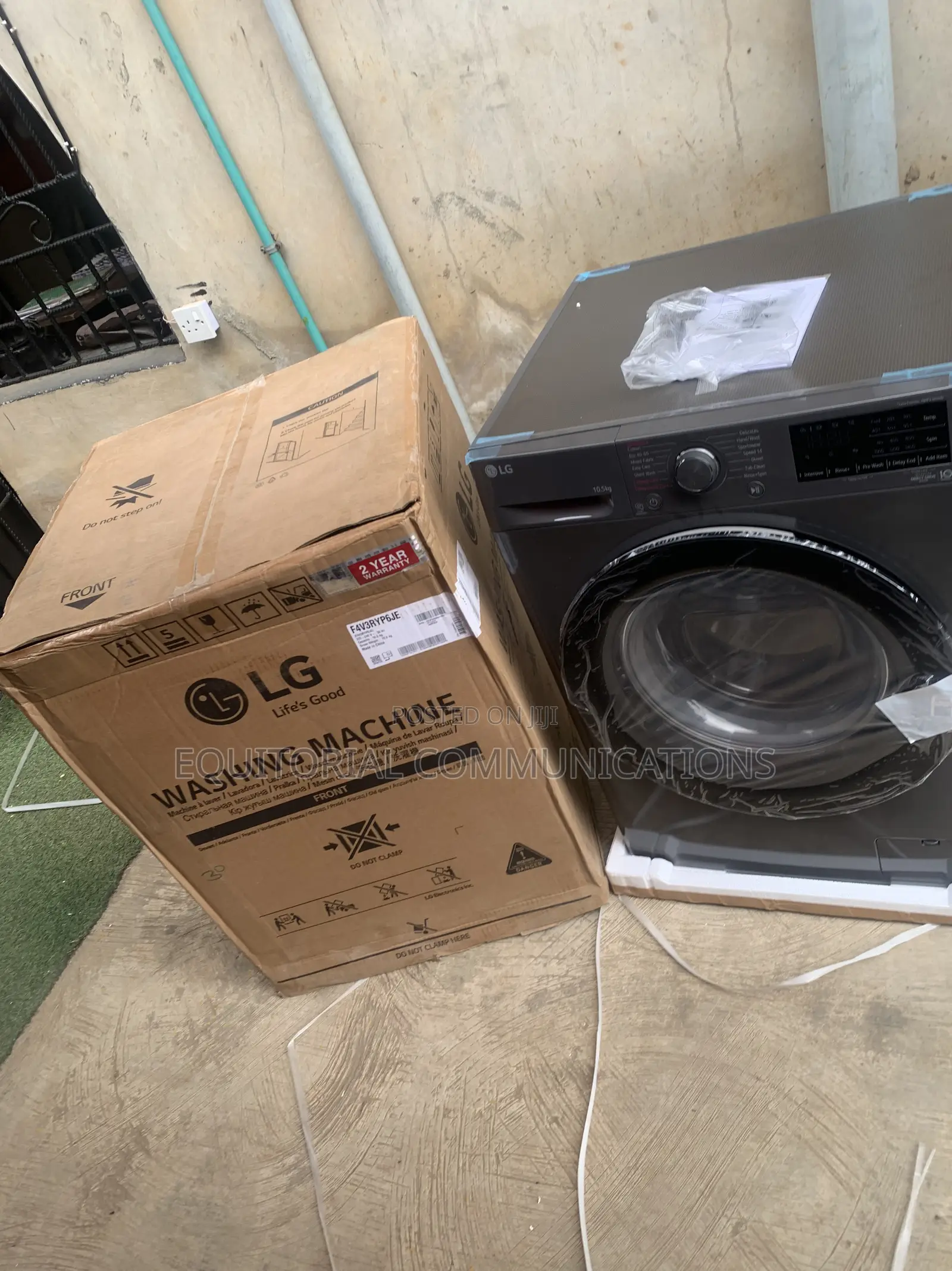 LG F4V3RYP6JE Modern Laundry Care 10.5KG Washing Machine