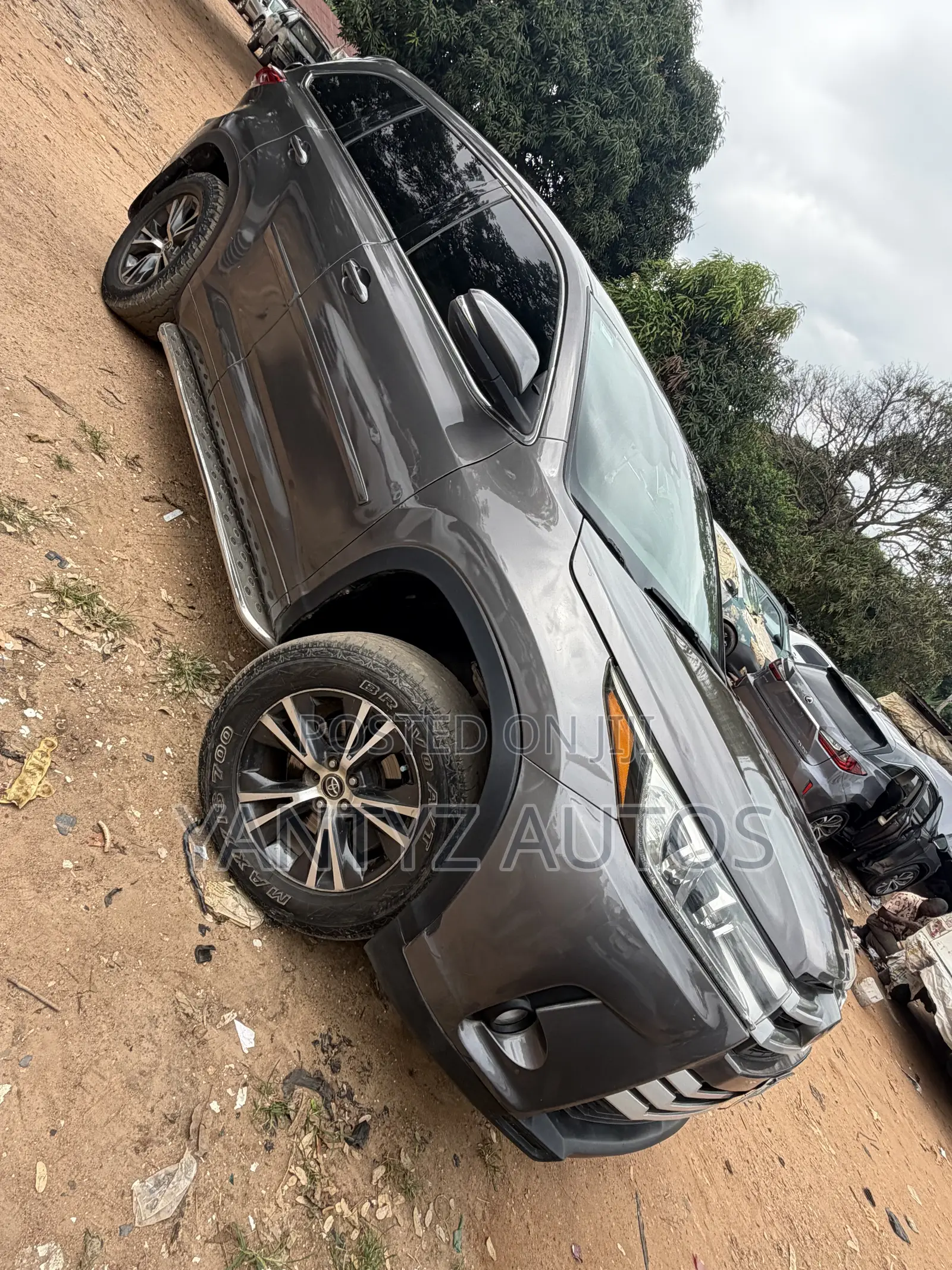 Toyota Highlander LE Plus 4x4 V6 (3.5L 6cyl 8A) 2018 Gray