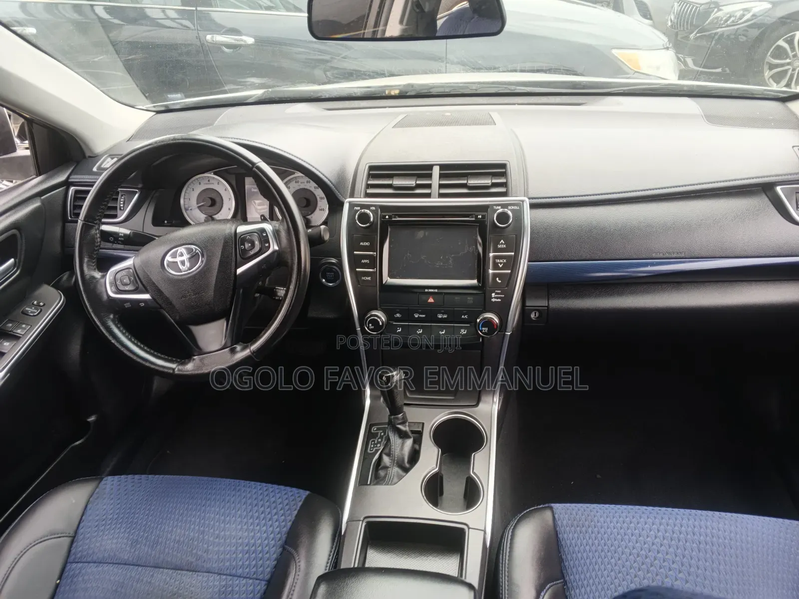 Toyota Camry SE 4dr Sedan (2.5L 4cyl 6A) 2016 White