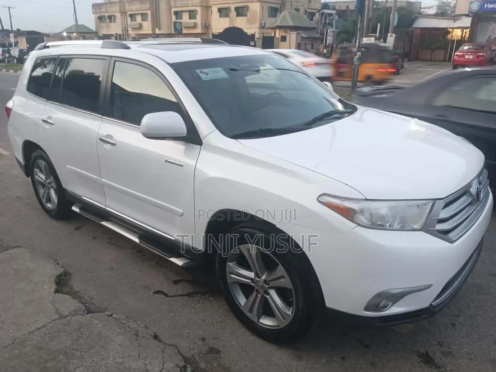 Toyota Highlander Limited 2012 White