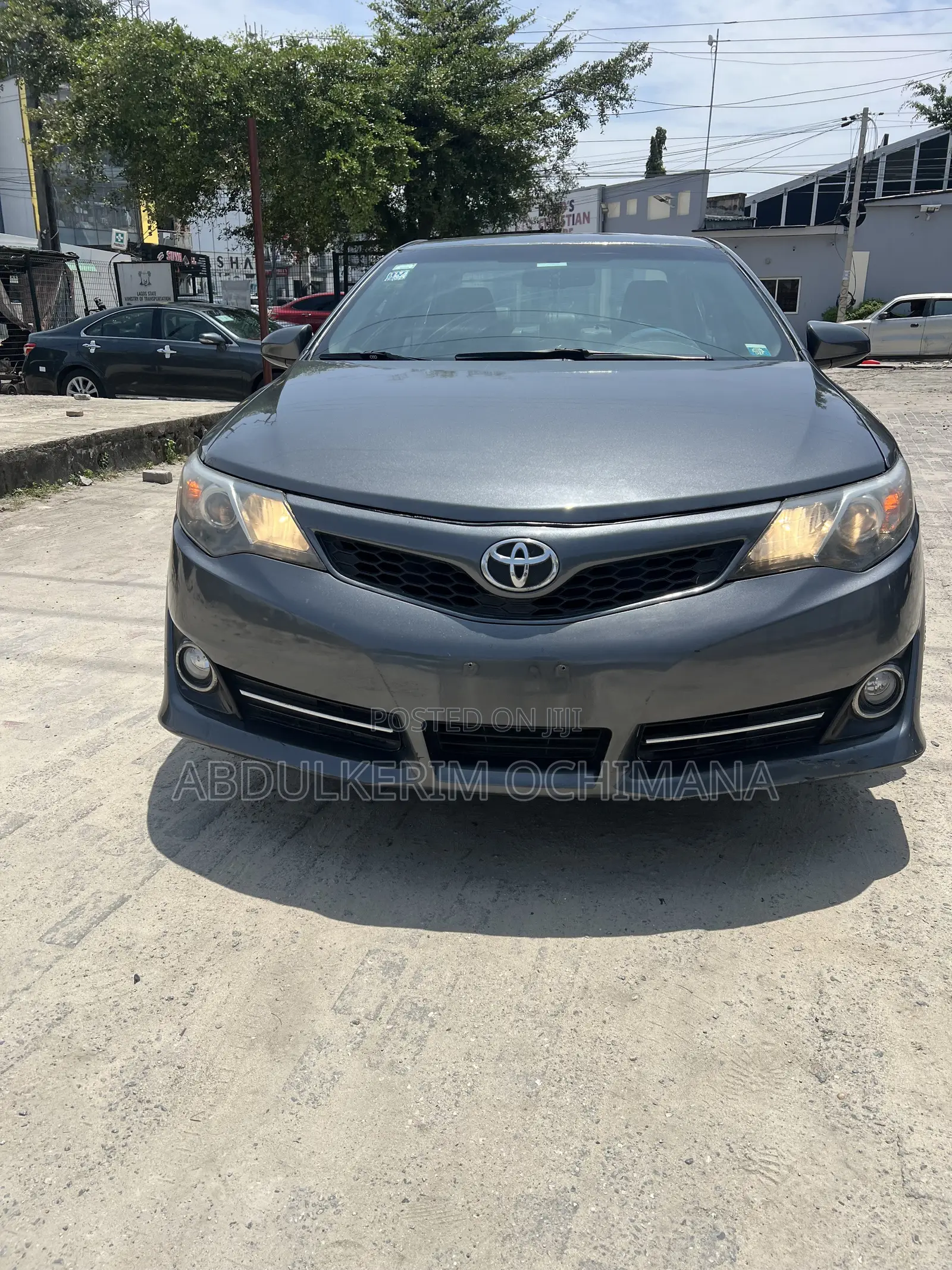 Toyota Camry SE V6 4dr Sedan (3.5L 6cyl 6A) 2012 Gray