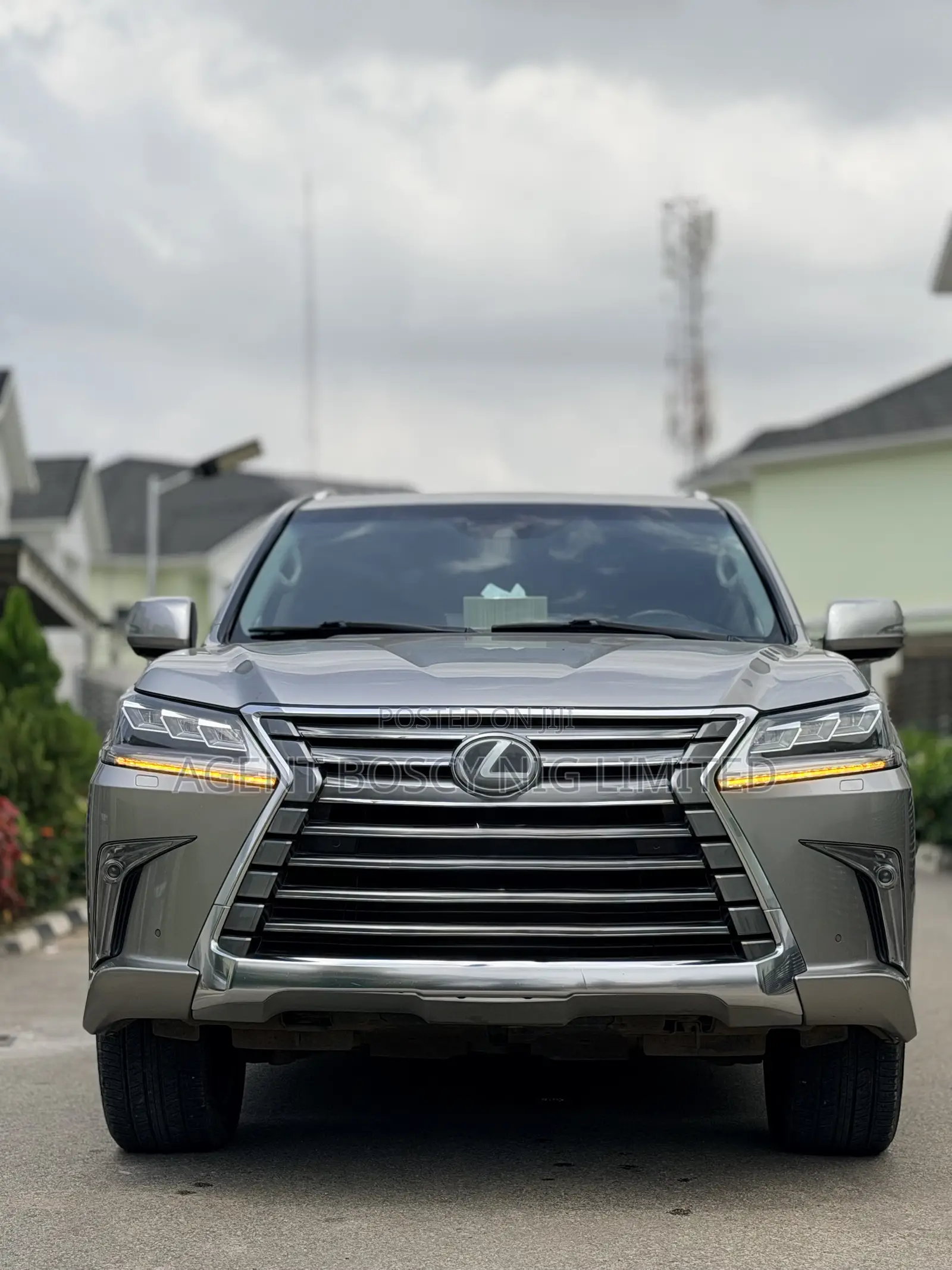 Lexus LX 570 AWD 2018 Gold