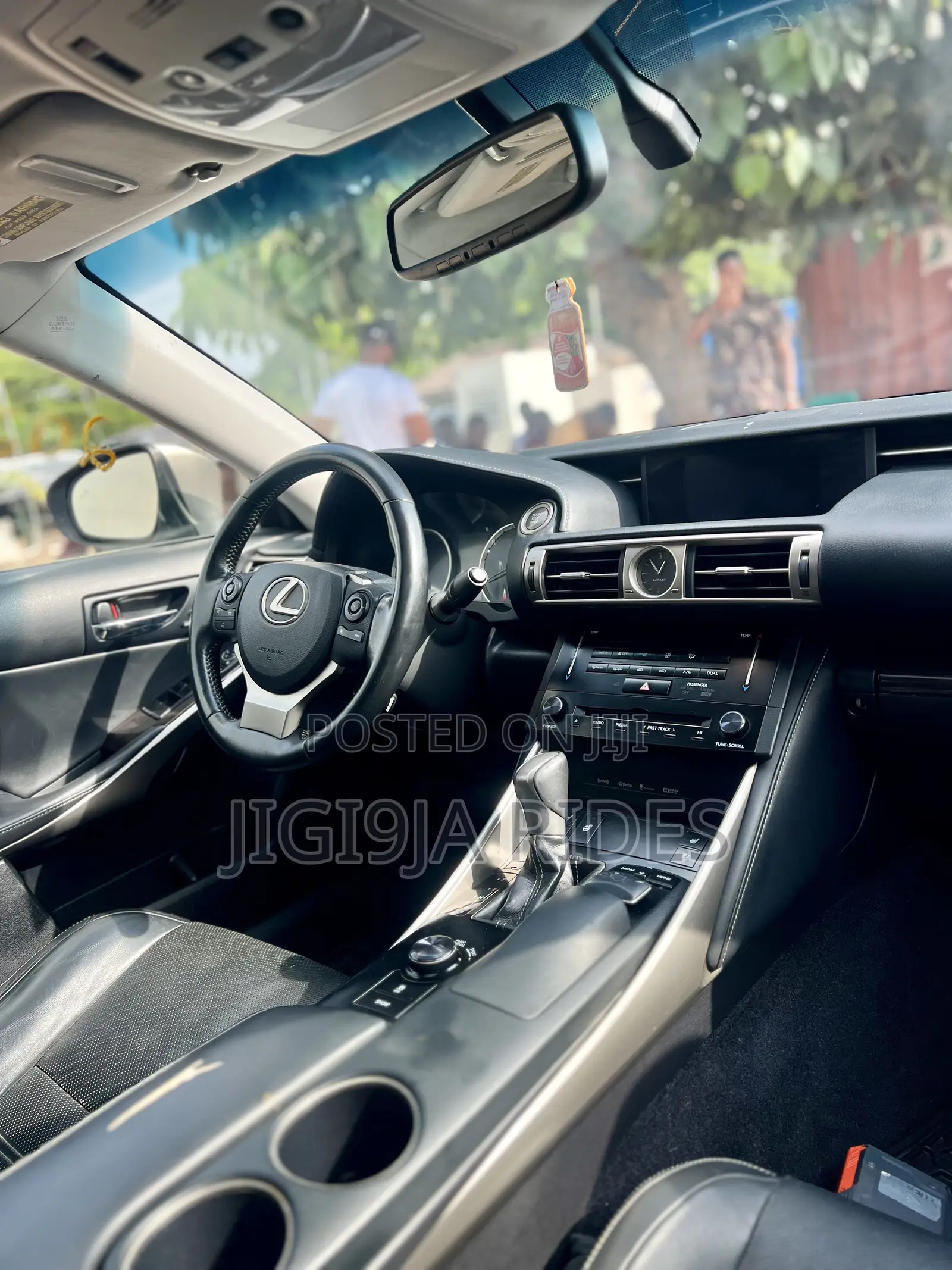Lexus IS 250 2015 Gold