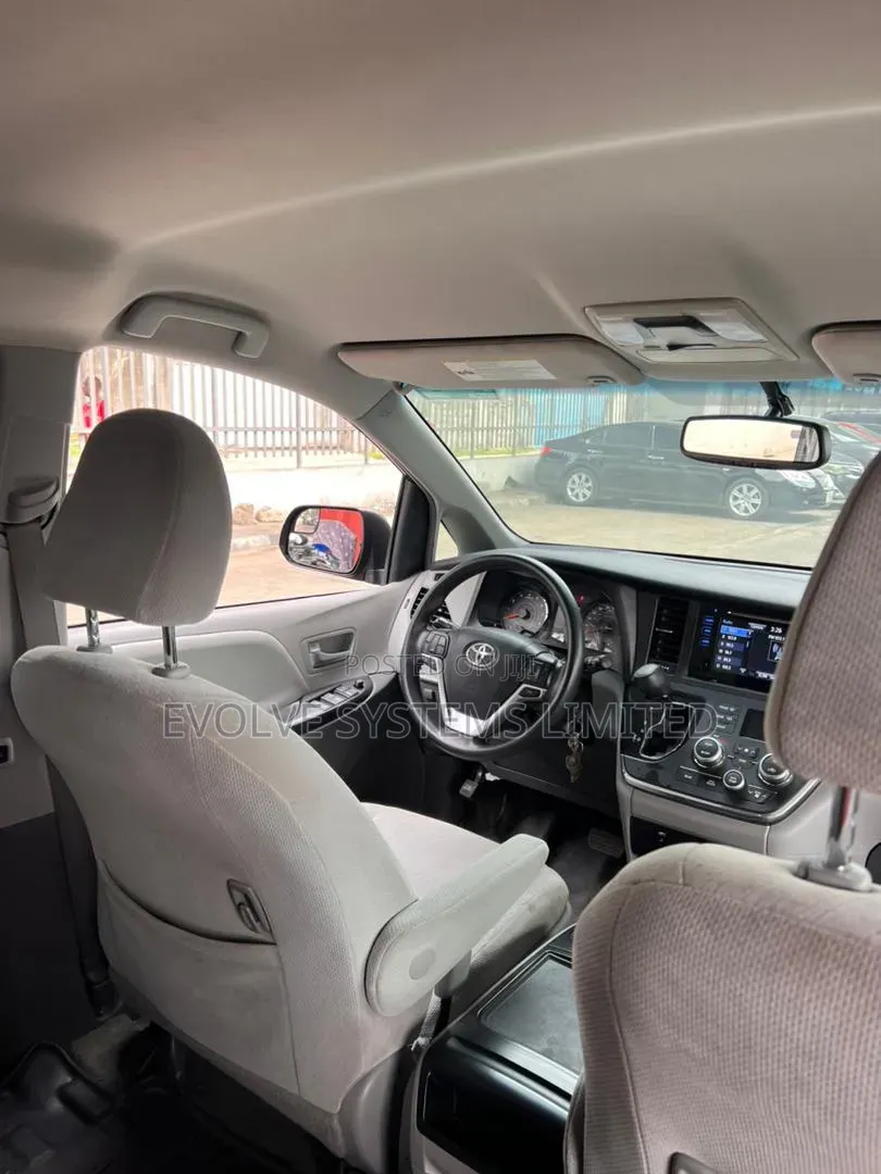Toyota Sienna XLE 7 Passenger 2012 Black