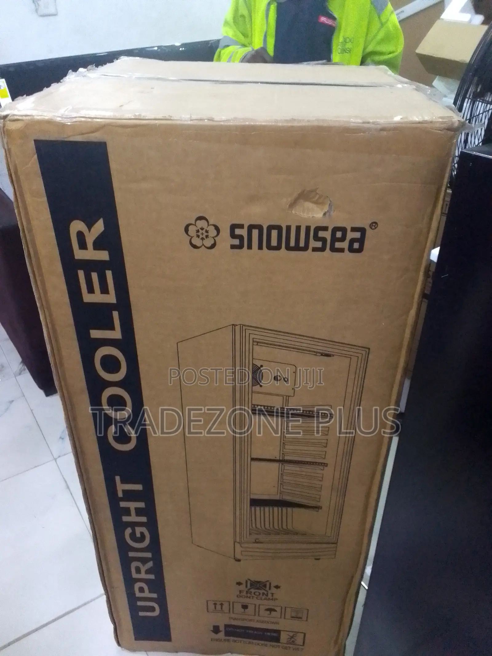 Snowsea 270L Upright Cooler LC-270W at a Great Price