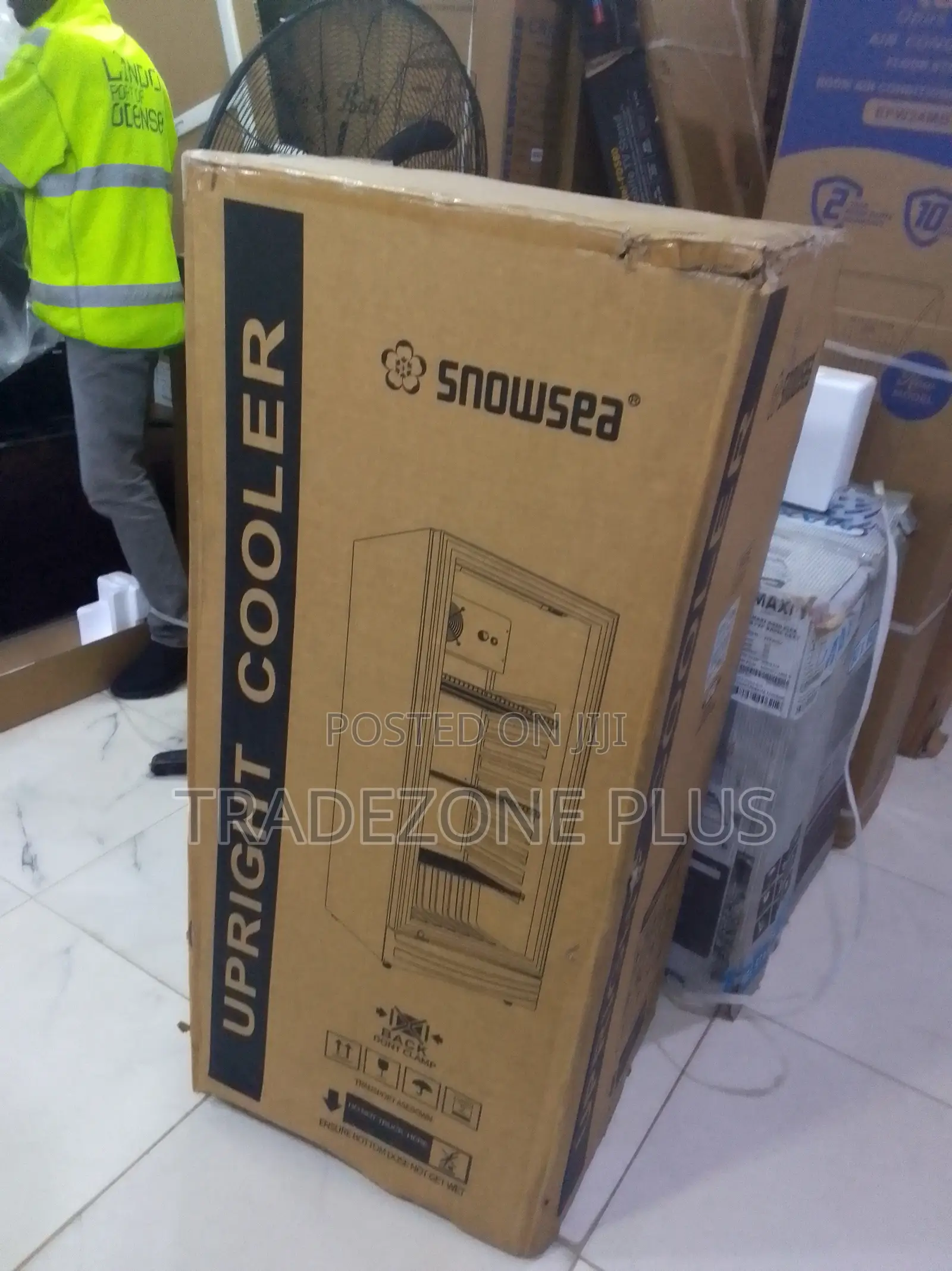 Snowsea 270L Standing Beverage Cooler for Shops and Businesses