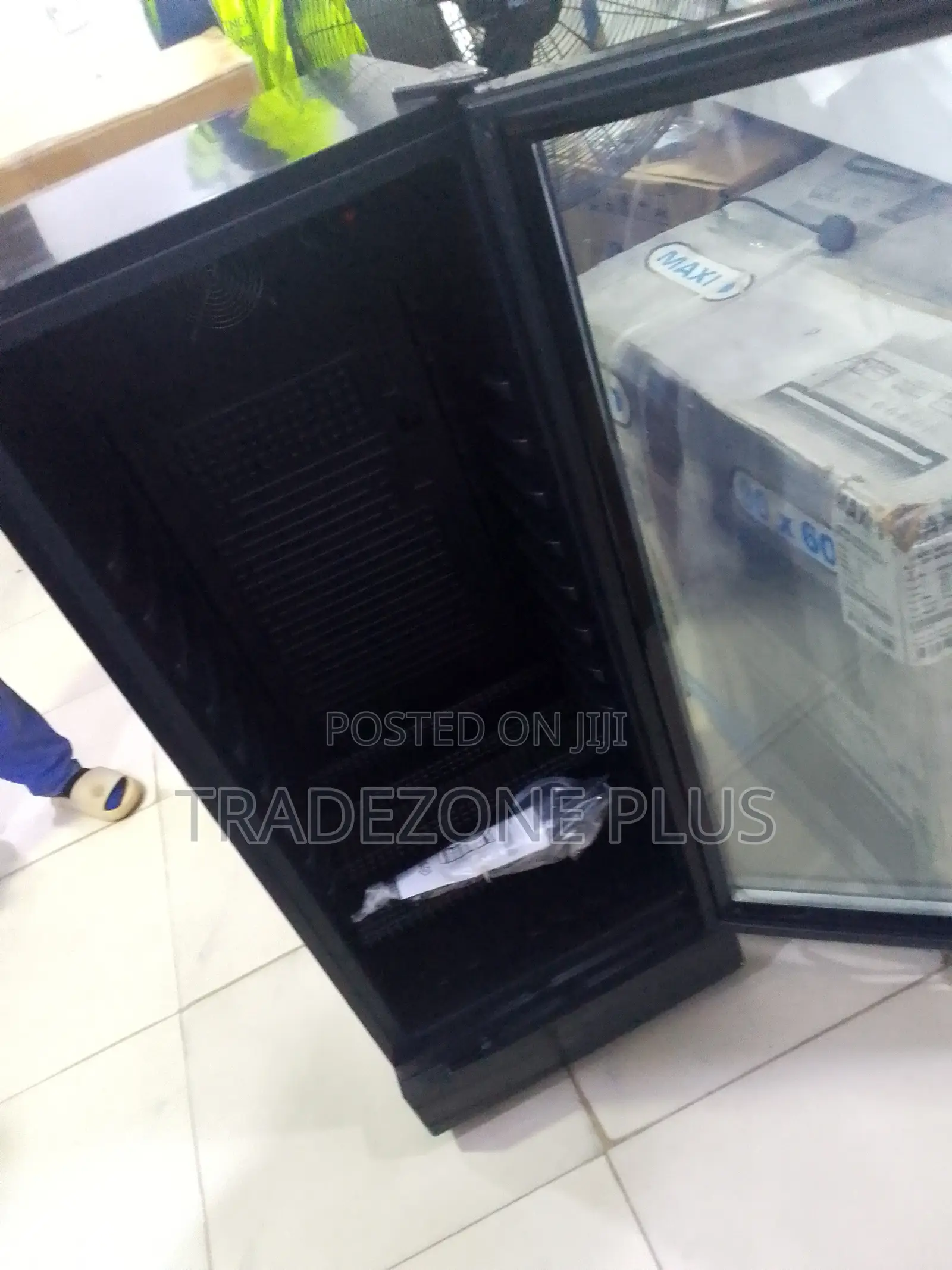 Get Snowsea 270 Litre Beverage Cooler for Your Shop Today