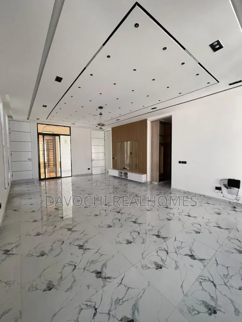 5bdrm Duplex in Osapa london for sale