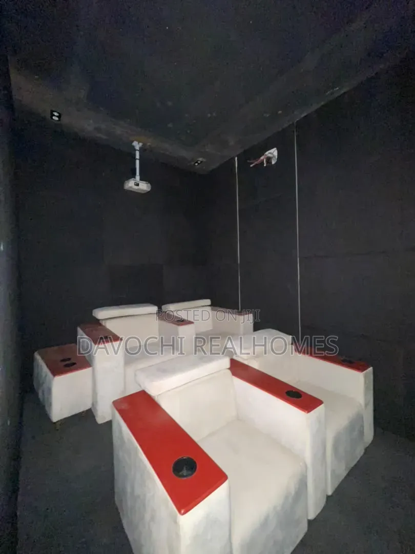 5bdrm Duplex in Osapa london for sale