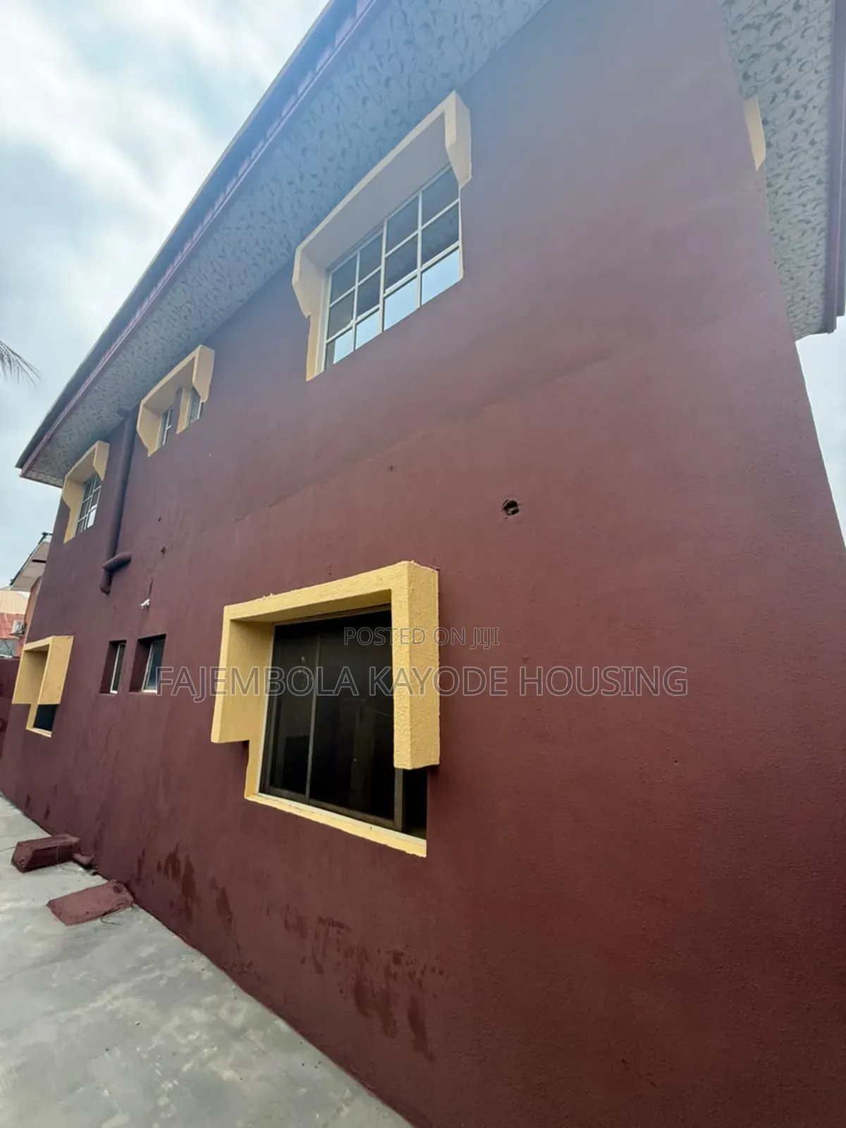 3bdrm Block of Flats in Wuraola Esan Street, Rind Road for sale