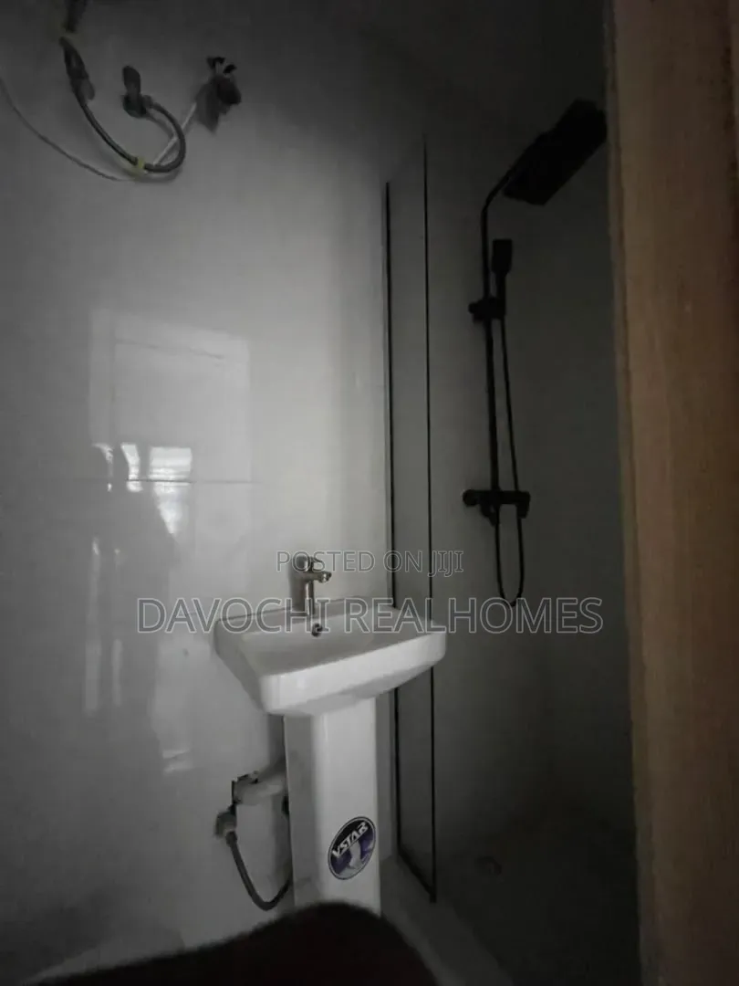 2bdrm Duplex in Chevron for sale