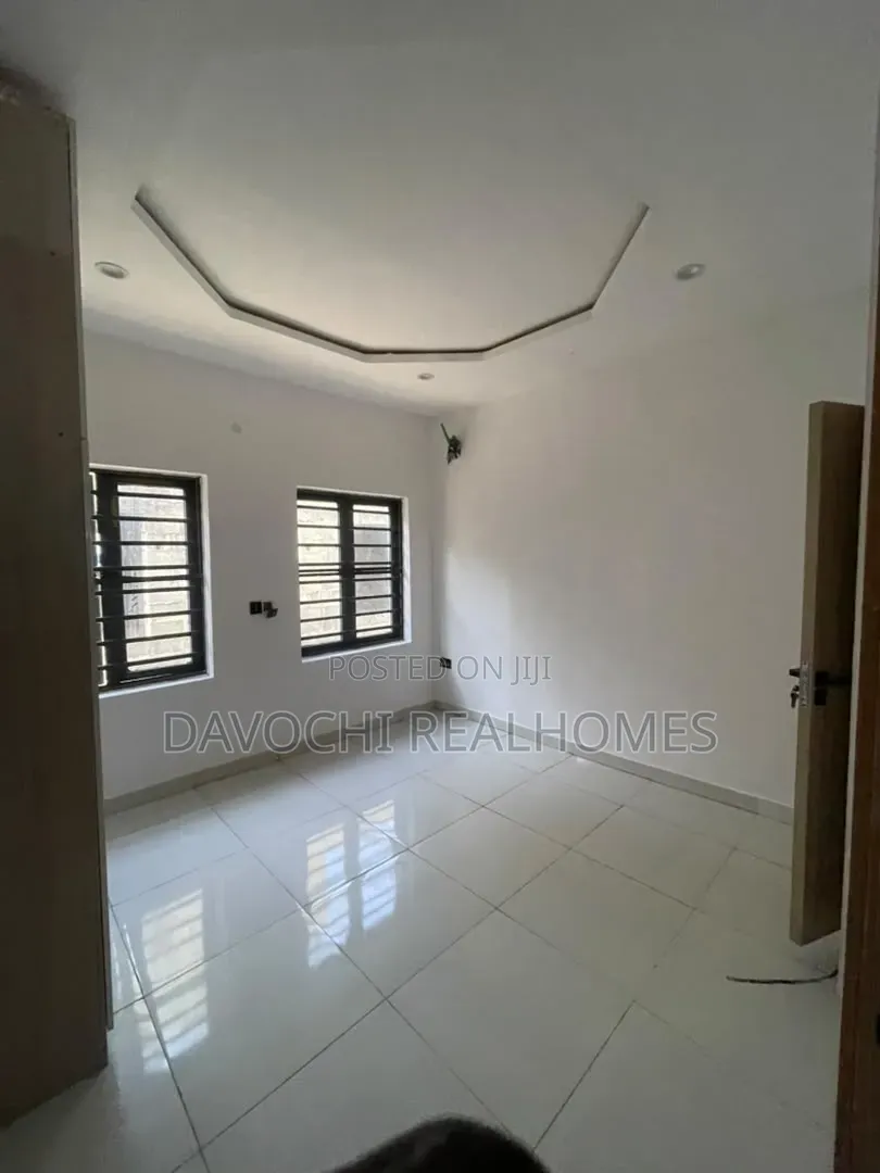 2bdrm Duplex in Chevron for sale