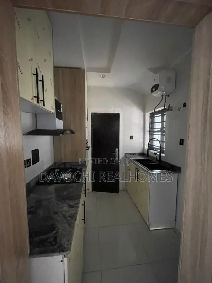 2bdrm Duplex in Chevron for sale