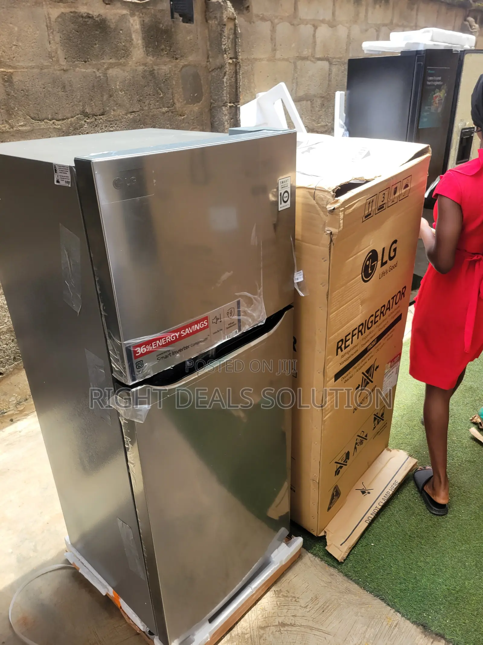 234L Refrigerator and Freezer Combination by LG