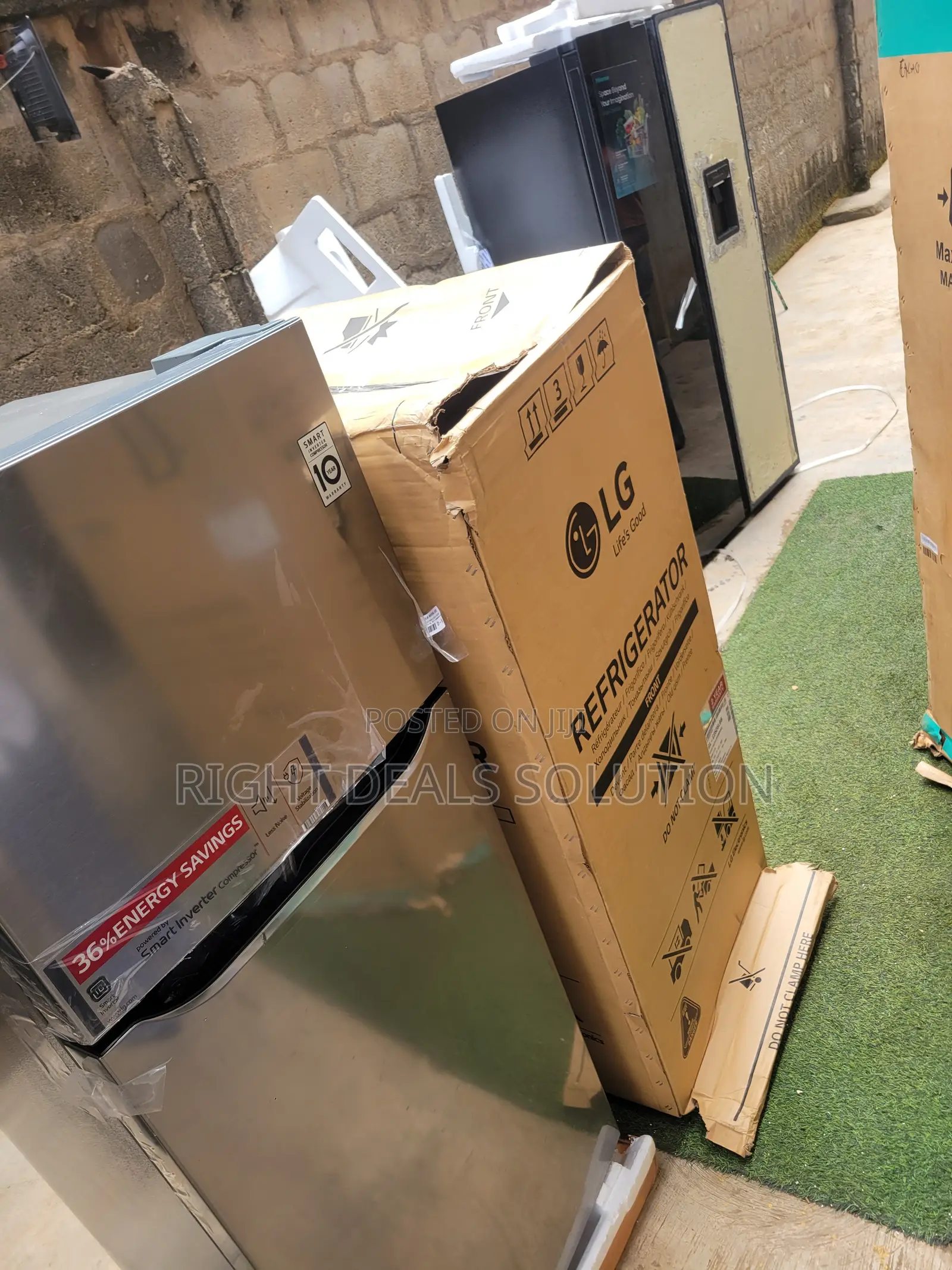 GL-C252SLBB Refrigerator for Modern Kitchen Spaces