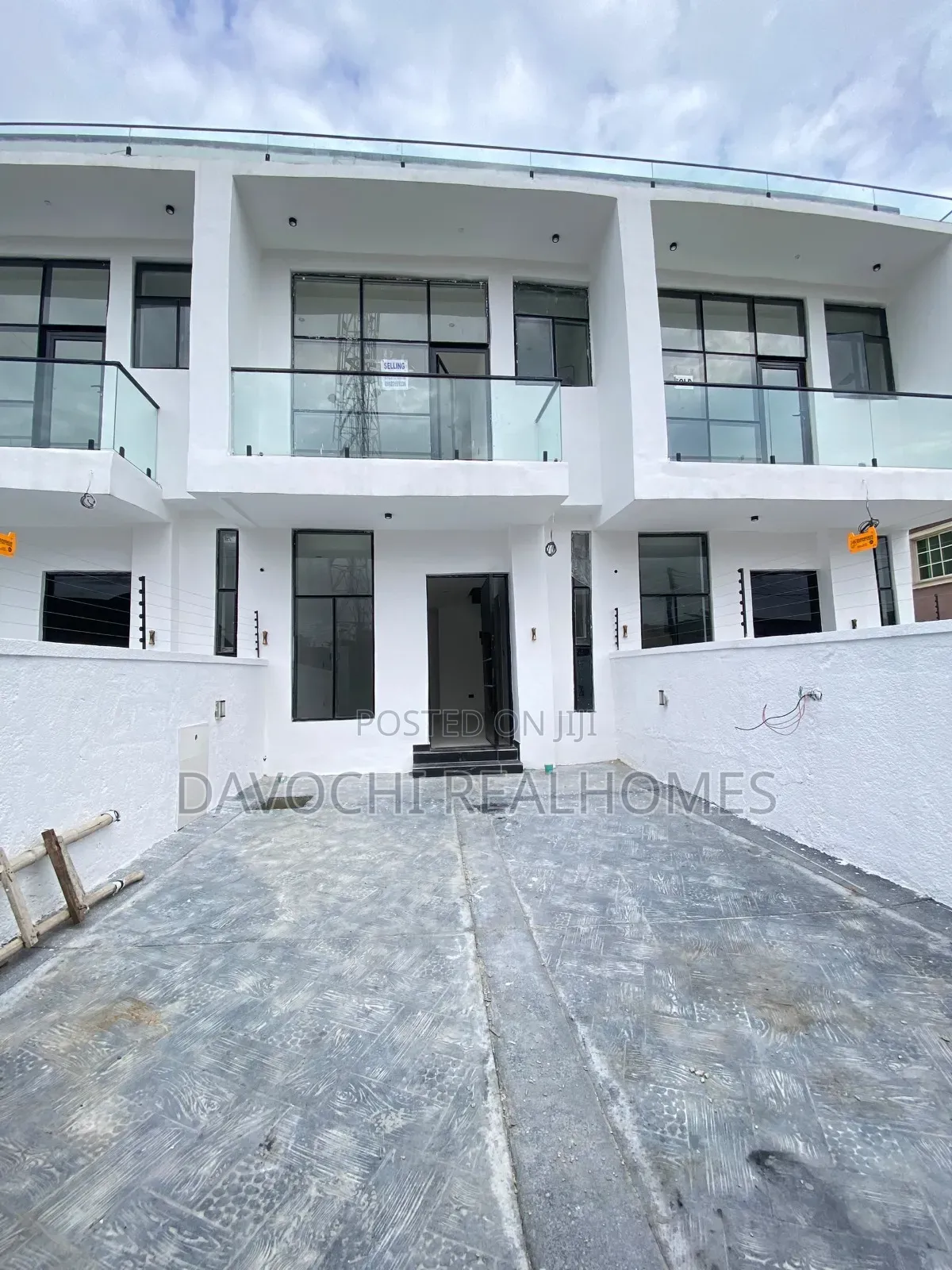 3bdrm Duplex in Sangotedo for sale