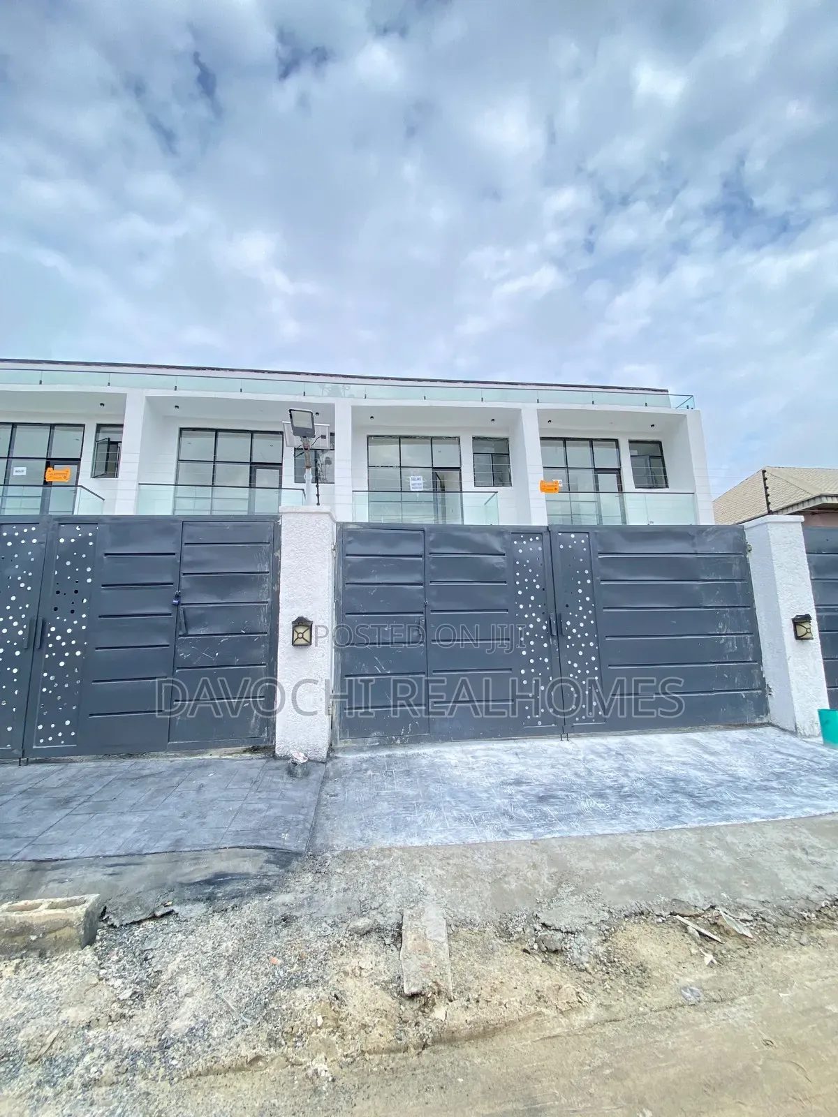 3bdrm Duplex in Sangotedo for sale