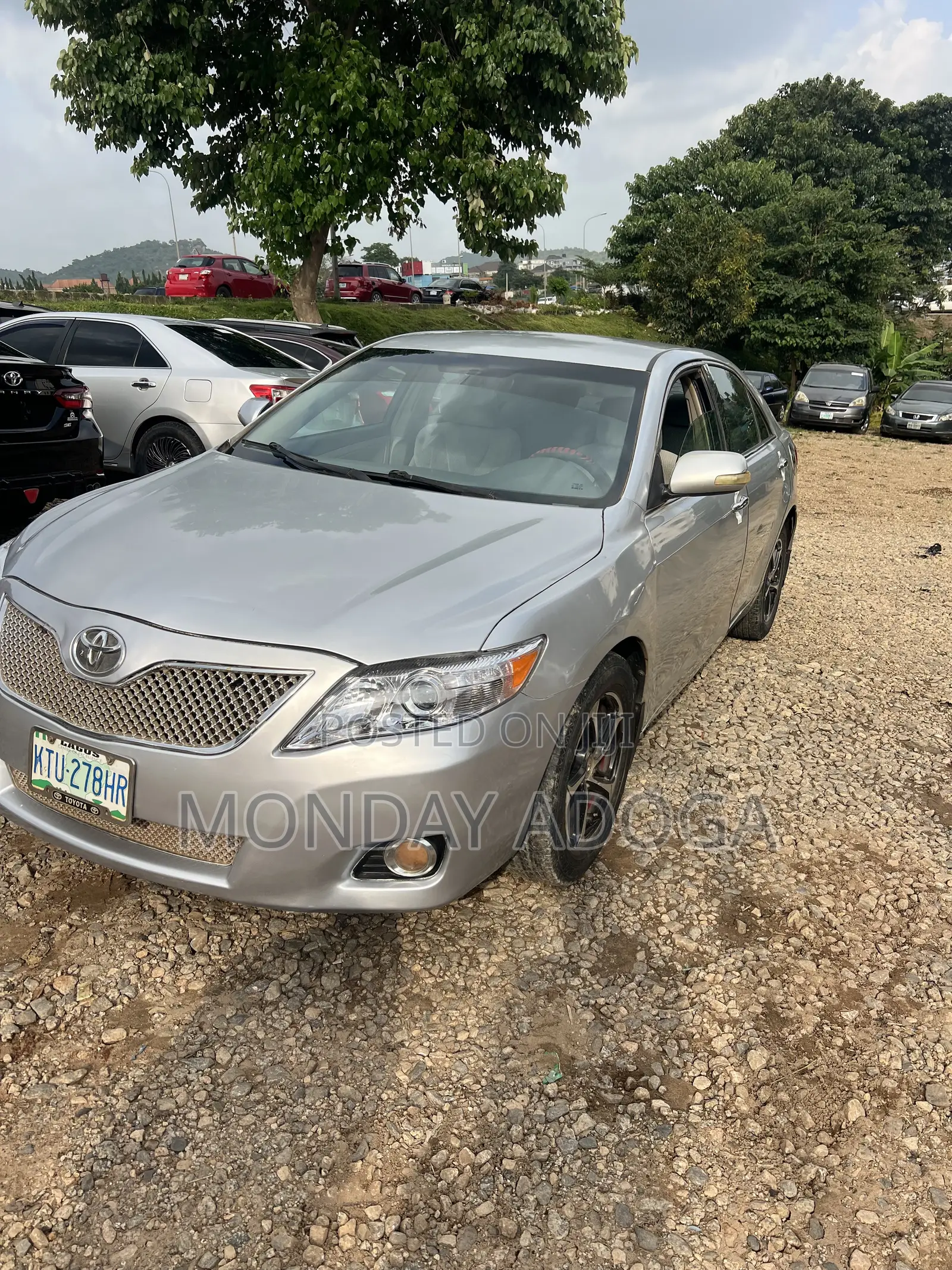 Toyota Camry Base 4dr Sedan (2.5L 4cyl 6M) 2010 Silver