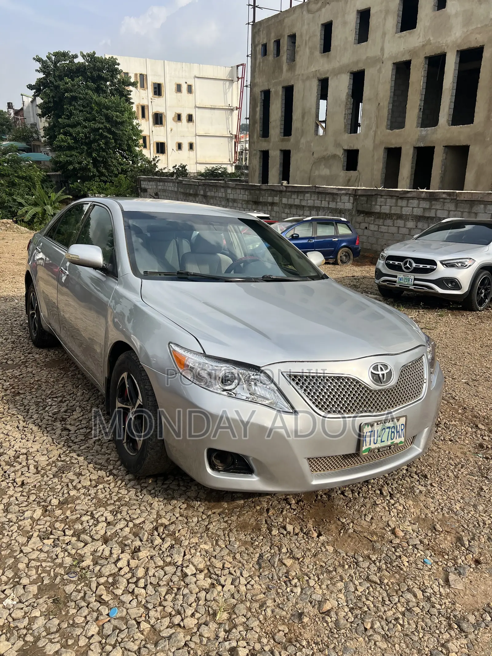Toyota Camry Base 4dr Sedan (2.5L 4cyl 6M) 2010 Silver