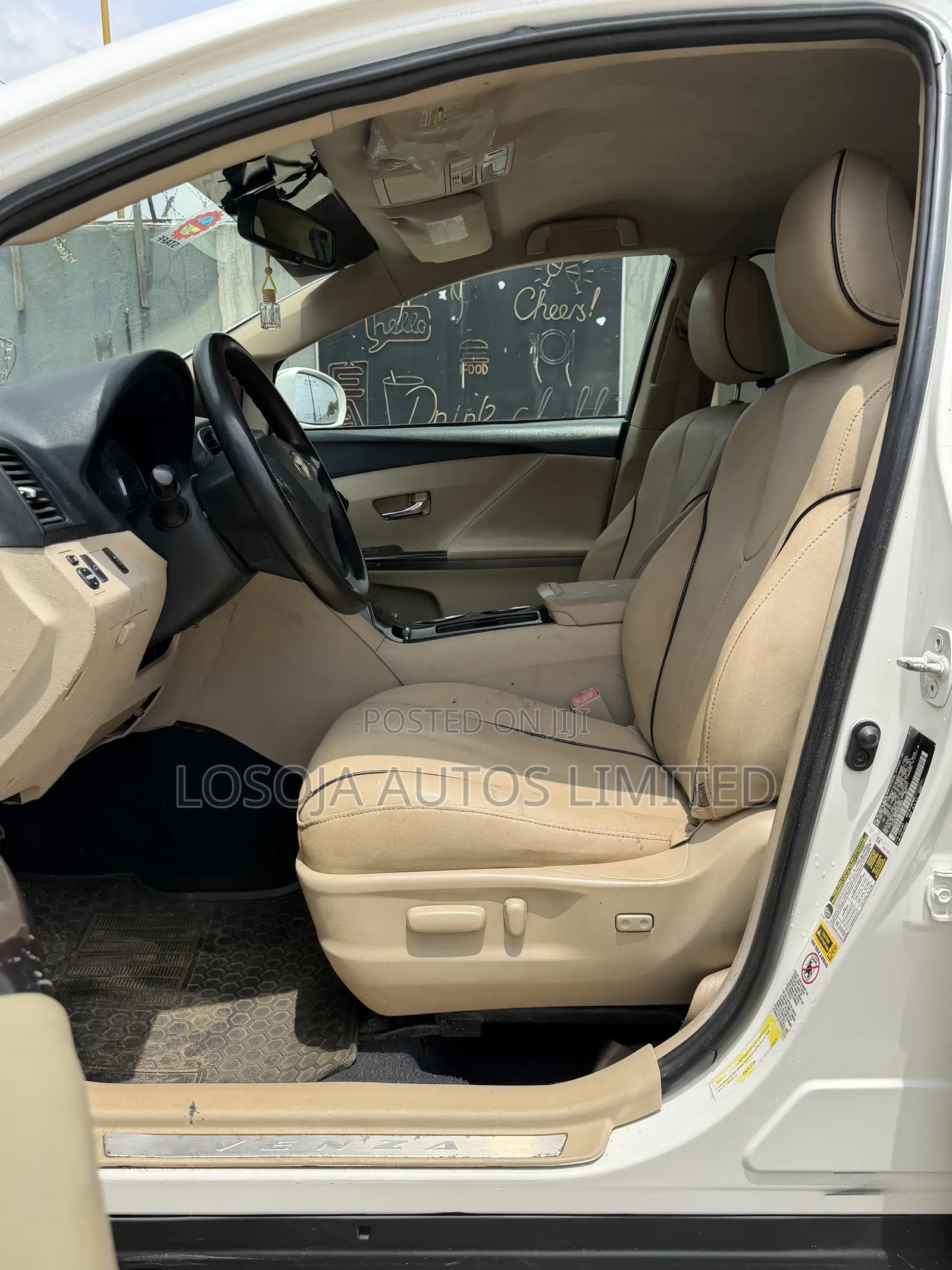 Toyota Venza XLE 2010 White