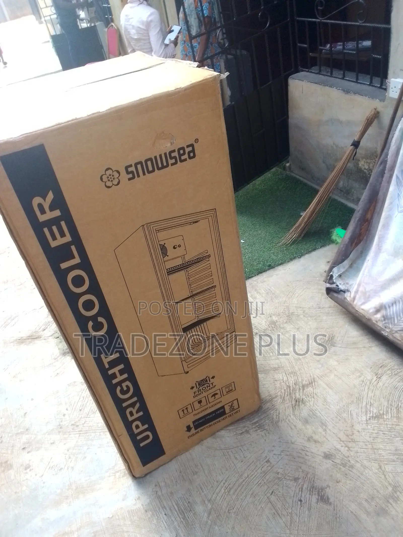 Snowsea LC-270W Commercial Cooling Cabinet 270 Litres