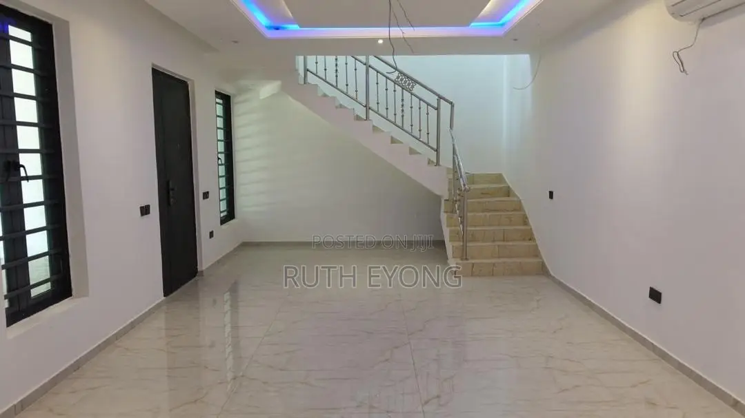 4bdrm Duplex in Ogombo for rent