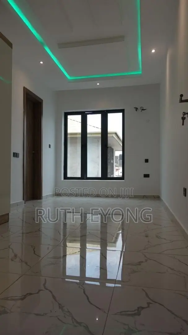 4bdrm Duplex in Ogombo for rent