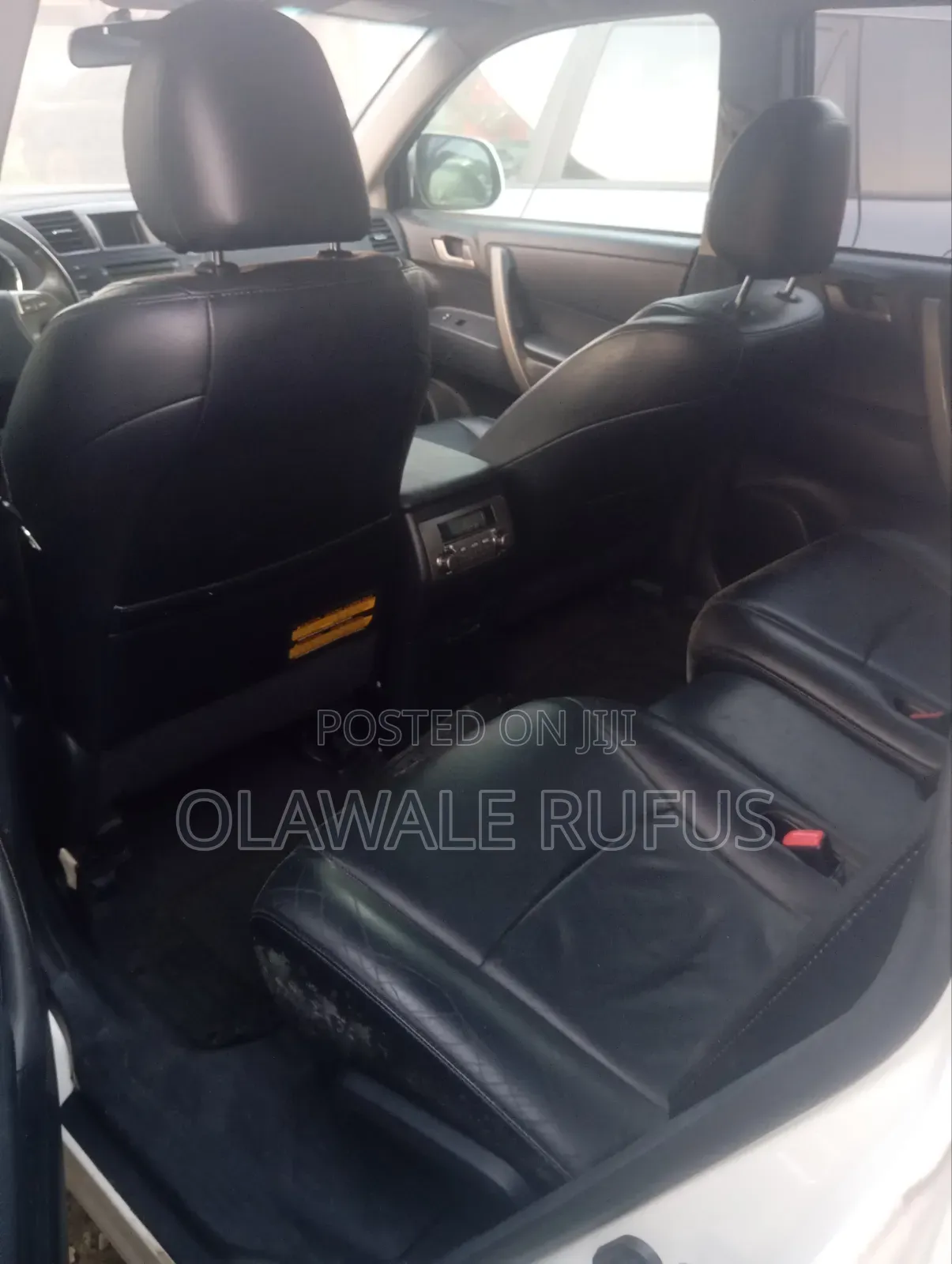 Toyota Highlander SE 2011 Off white