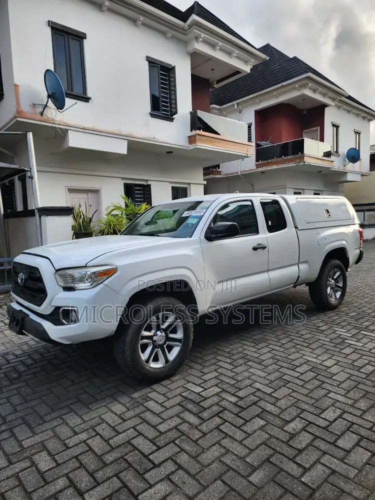 Toyota Tacoma 2017 White