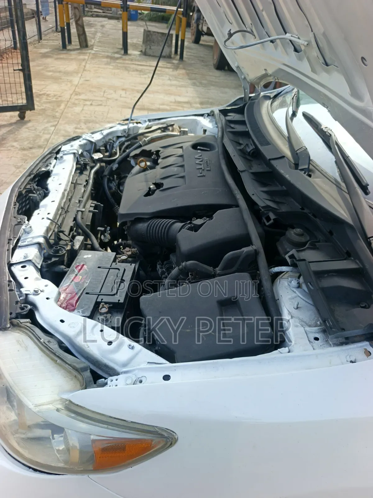 Toyota Corolla LE 4dr Sedan (1.8L 4 cyl 4A) 2009 White
