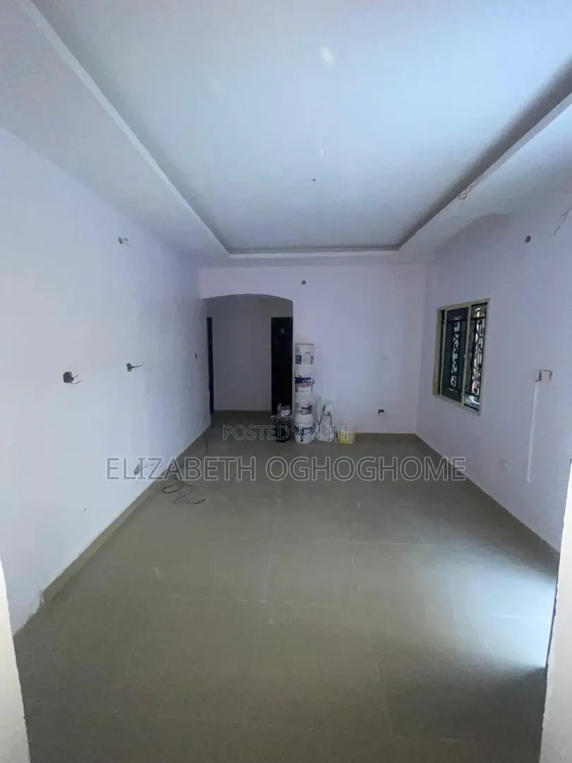 2bdrm Apartment in Lekki Phase 1 for rent