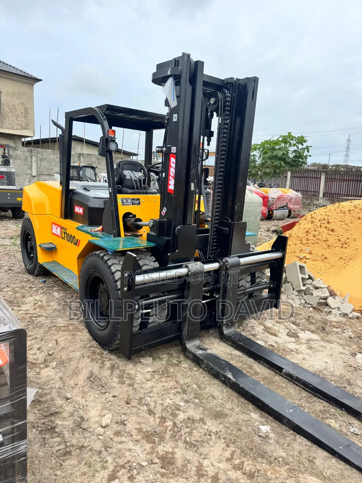 LT1000 Series Heavy-Duty Diesel Forklift Overhead Guard Andsolid Tires