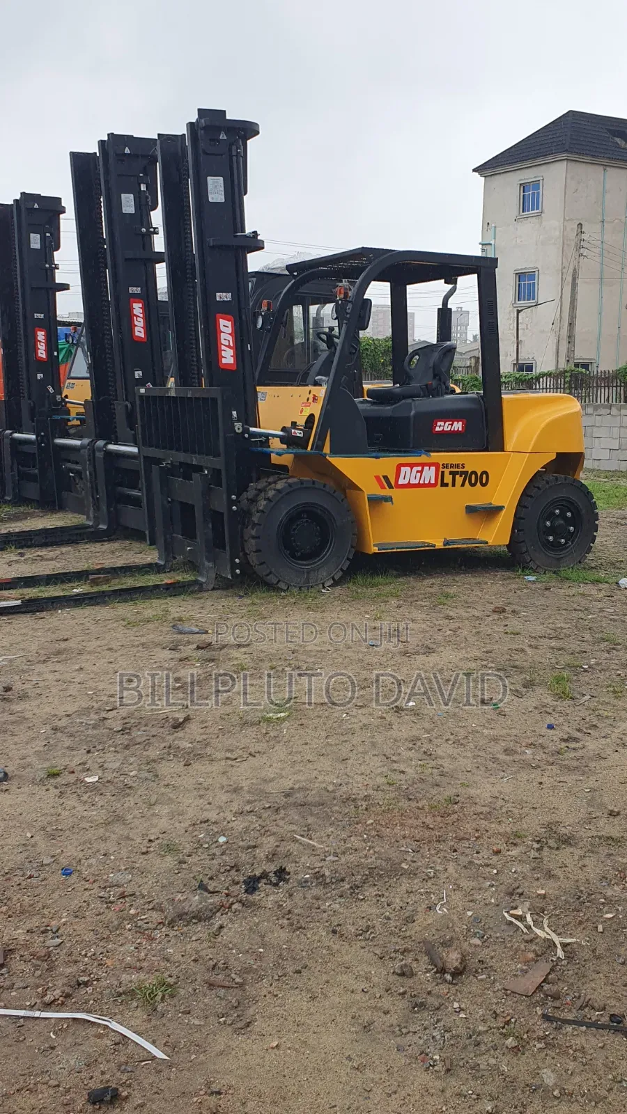 LT1000 Series Heavy-Duty Diesel Forklift Overhead Guard Andsolid Tires