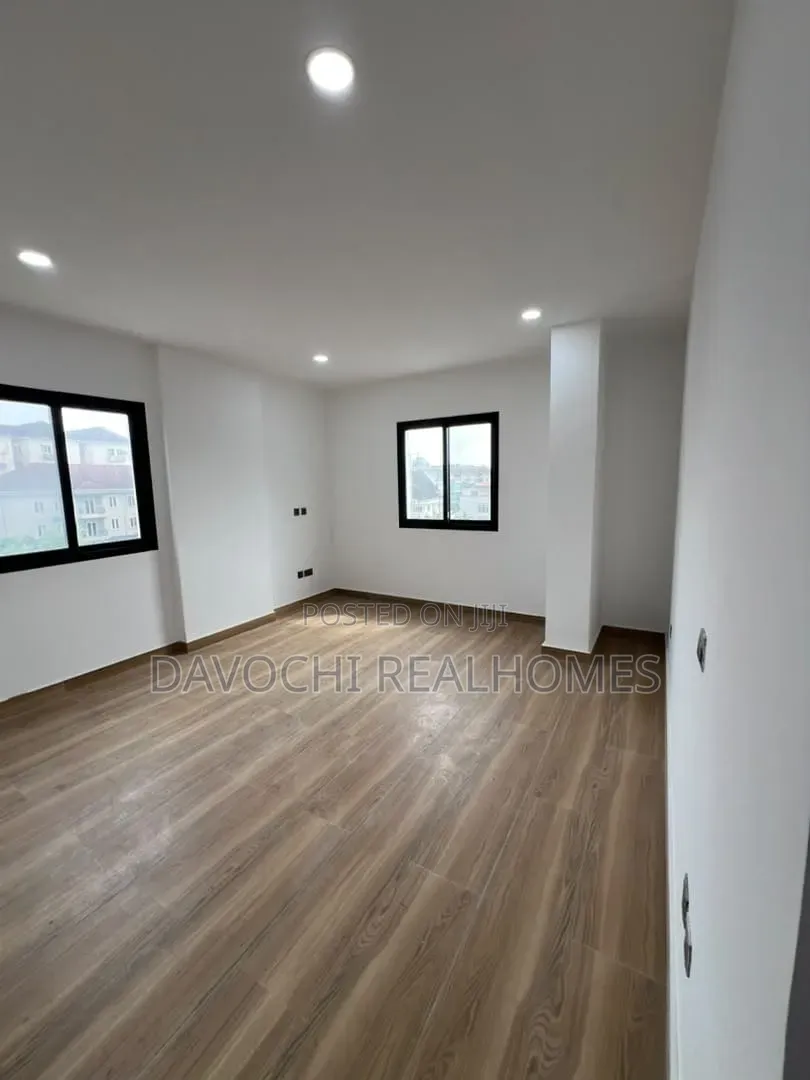4bdrm Apartment in Banana Island for rent