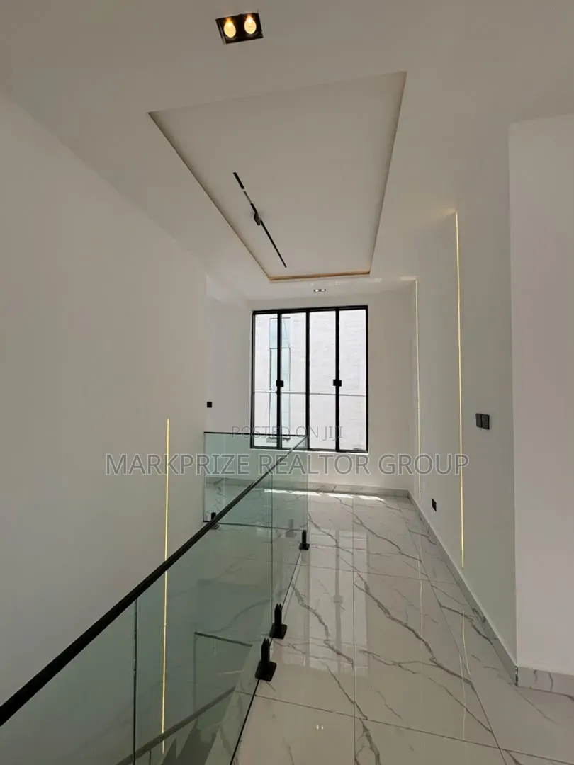 5bdrm Duplex in Chevron Lekki Lagos for sale