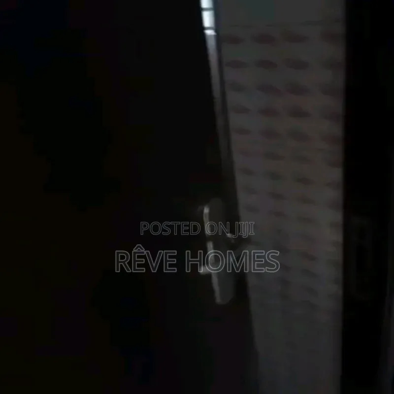 3bdrm Block of Flats in Soluyi for rent