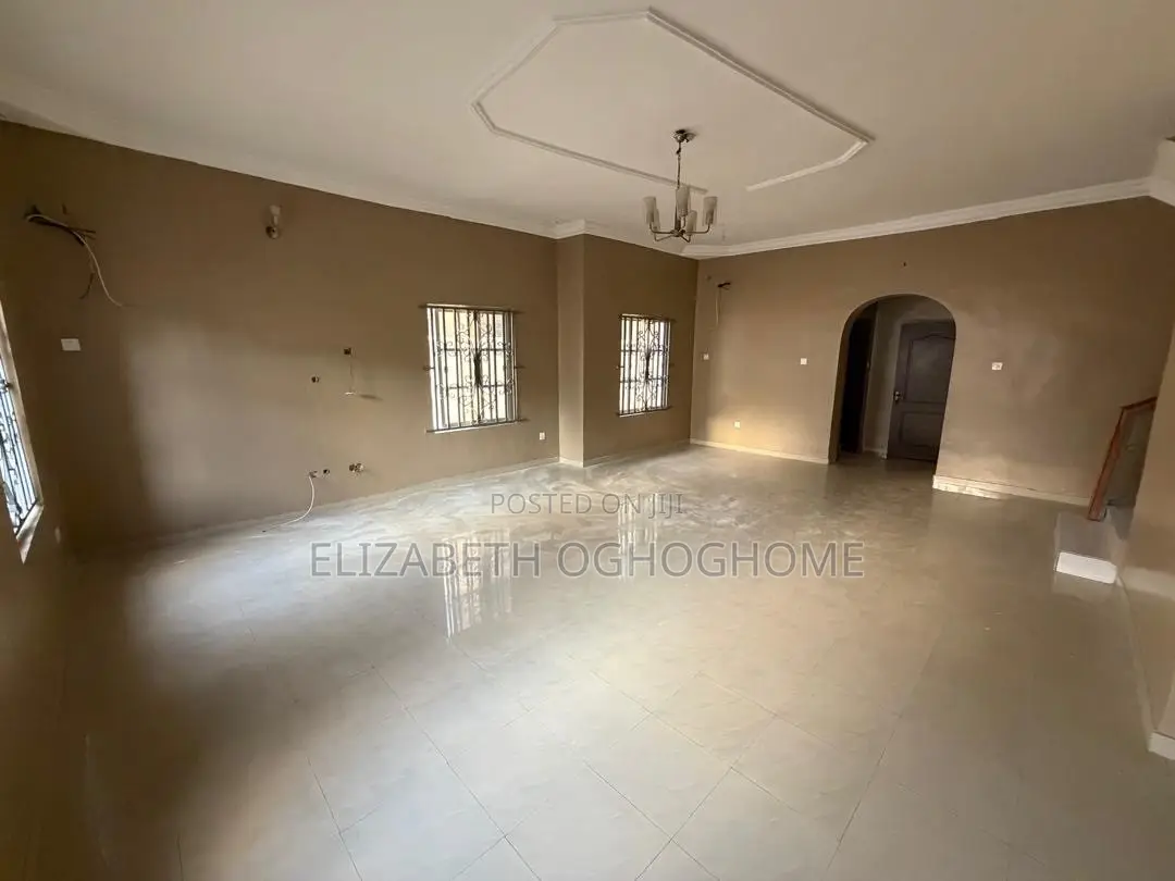 4bdrm Duplex in Lekki Phase 1 for rent