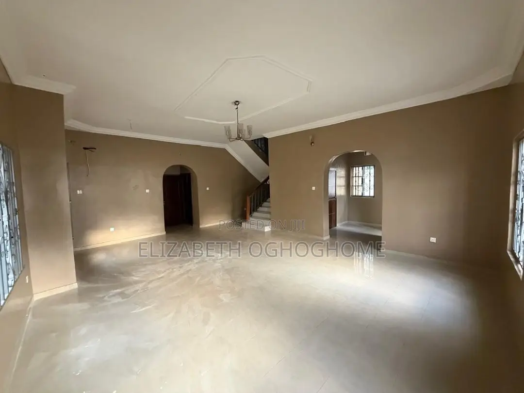 4bdrm Duplex in Lekki Phase 1 for rent