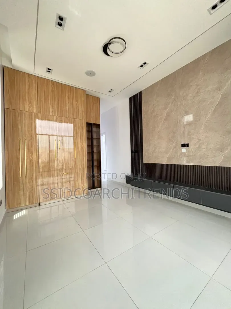 3bdrm Block of Flats in Call To Access, Lekki Phase 1 for sale